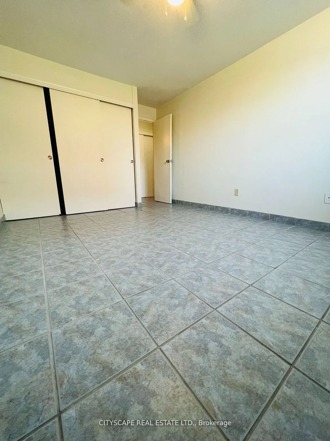 242 Oakdale Avenue, #104