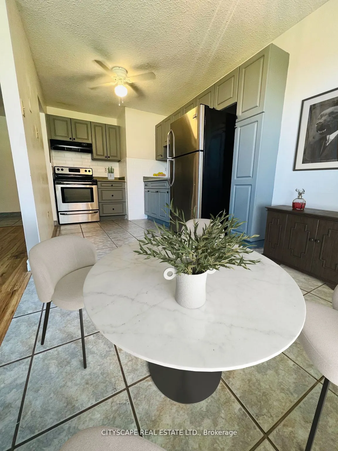 242 Oakdale Avenue, #104