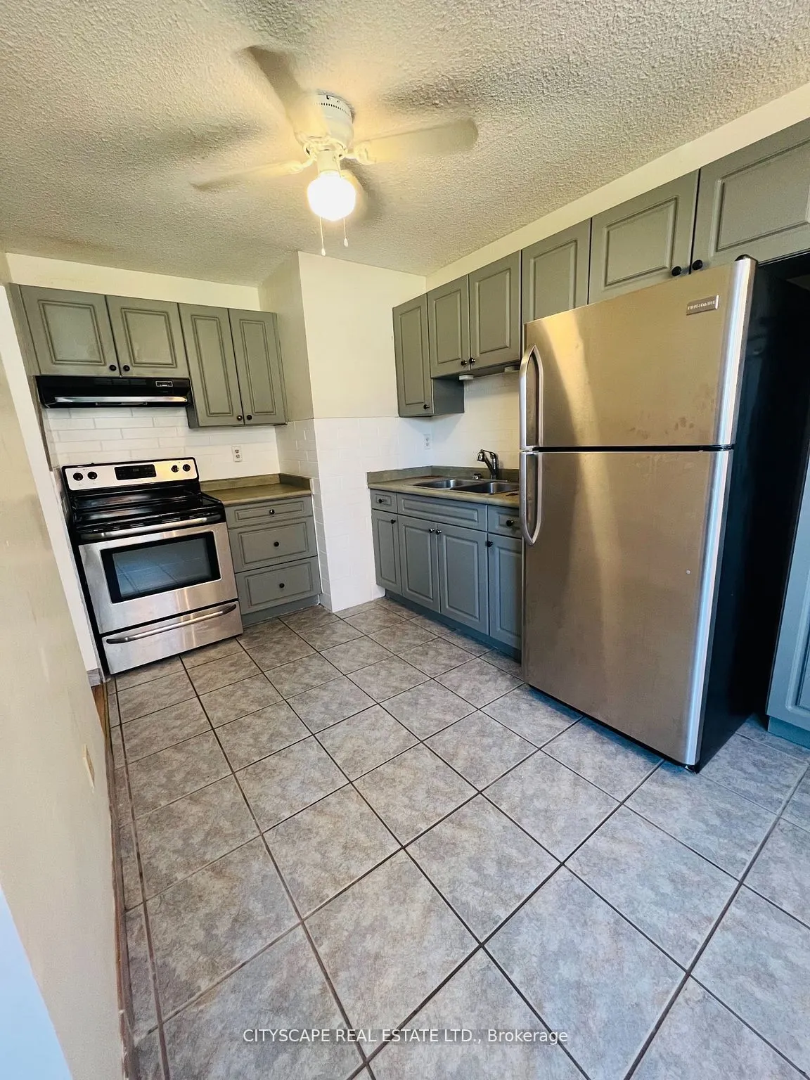 242 Oakdale Avenue, #104