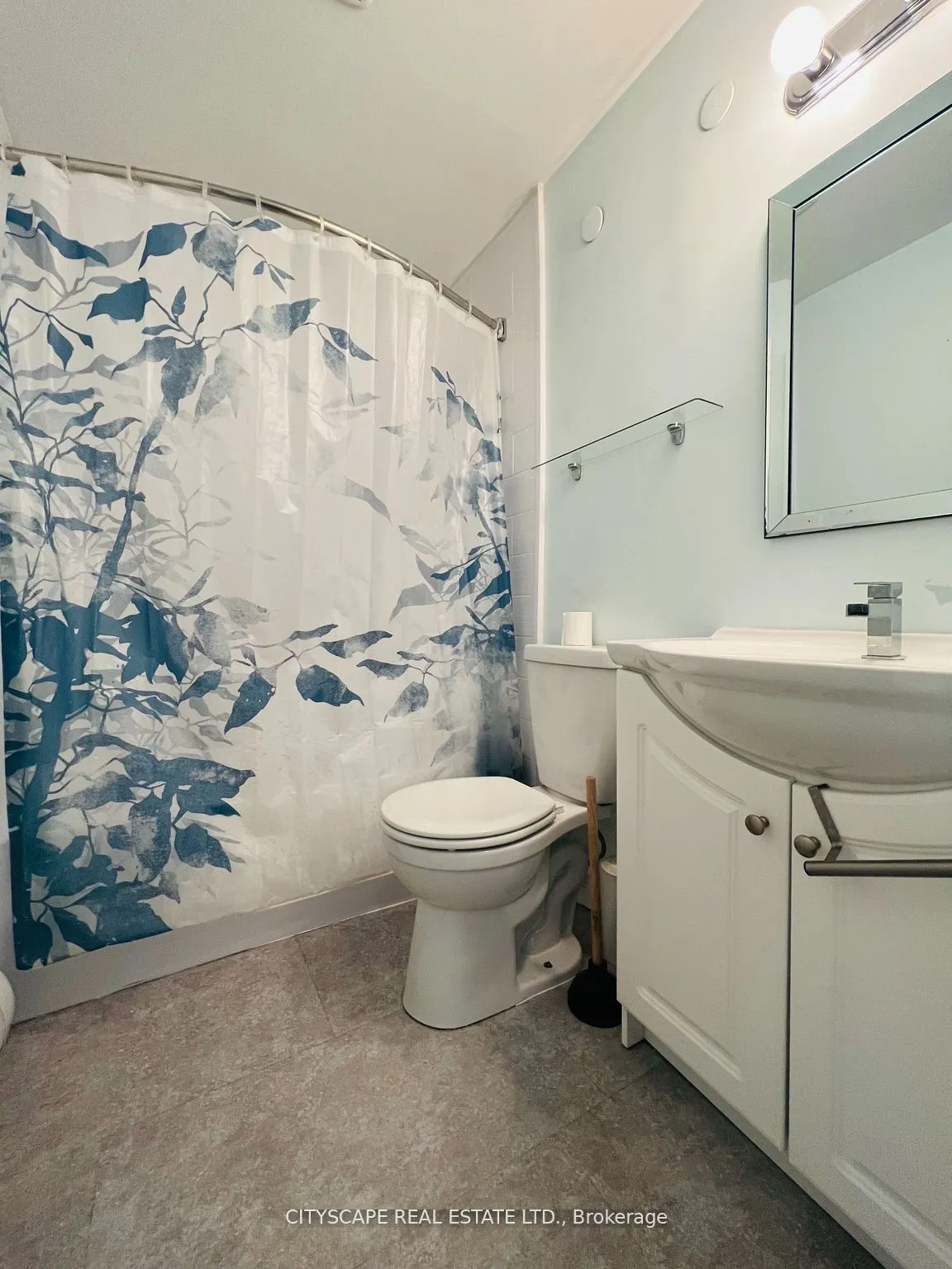 242 Oakdale Avenue, #104