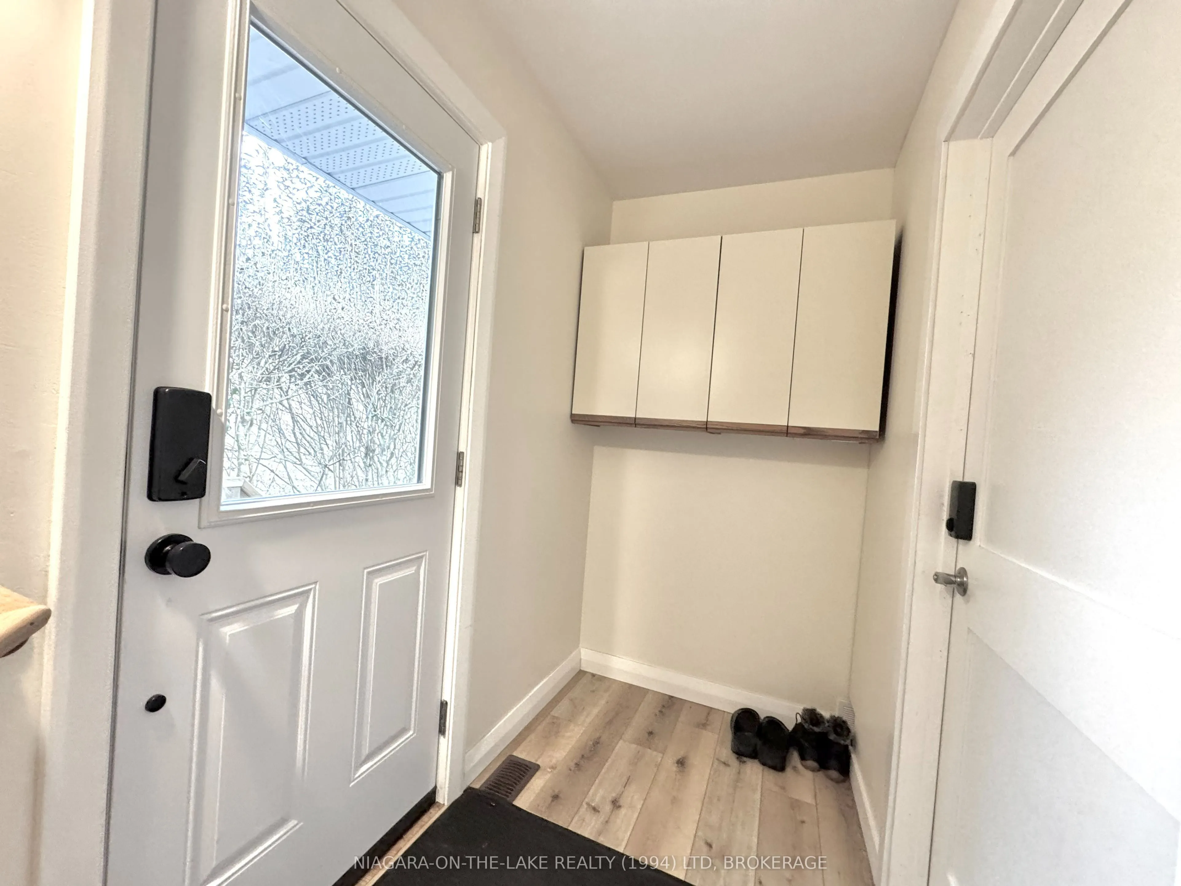 382B William Street W, #B