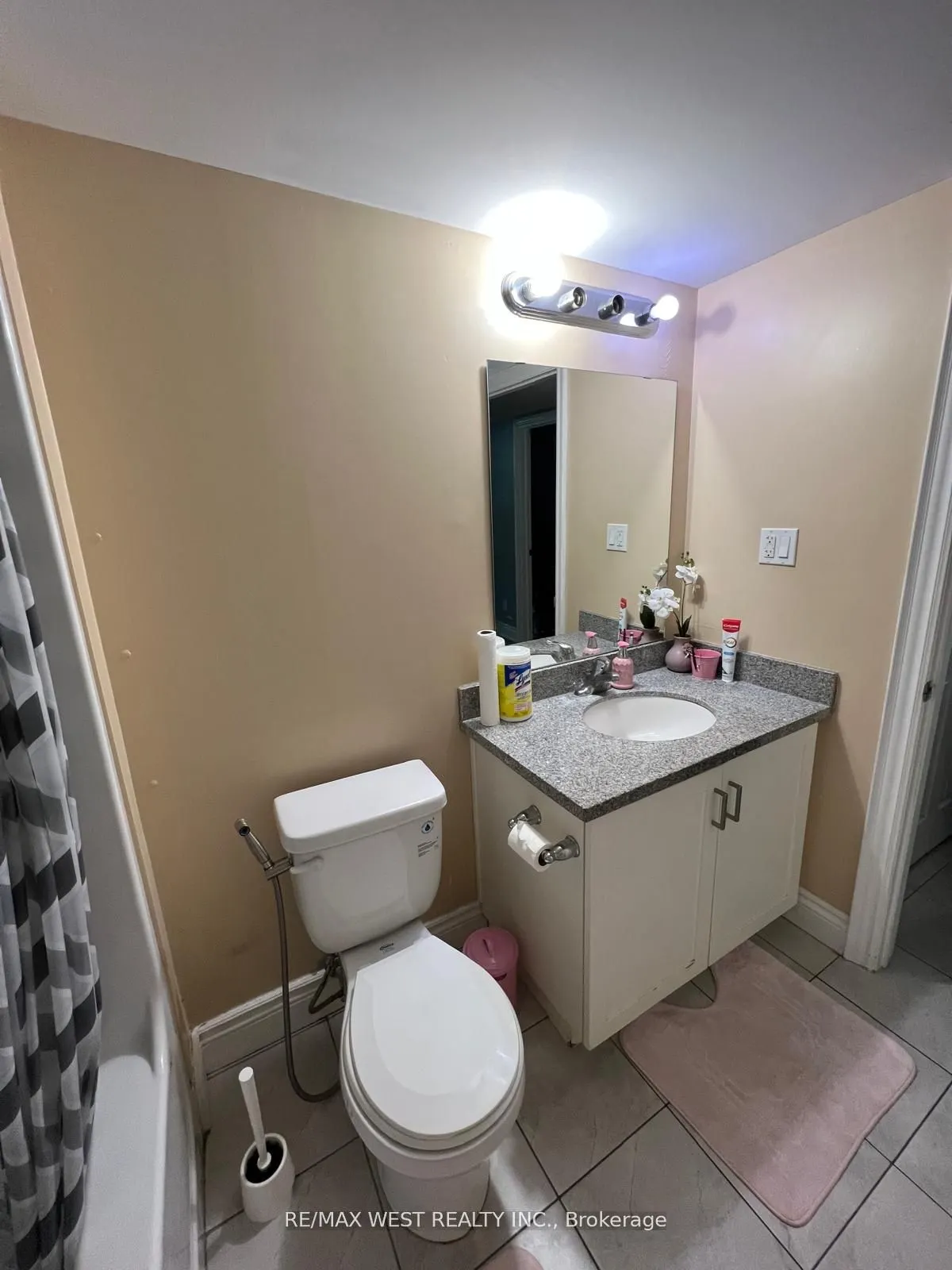 64 Frederick Drive, #401