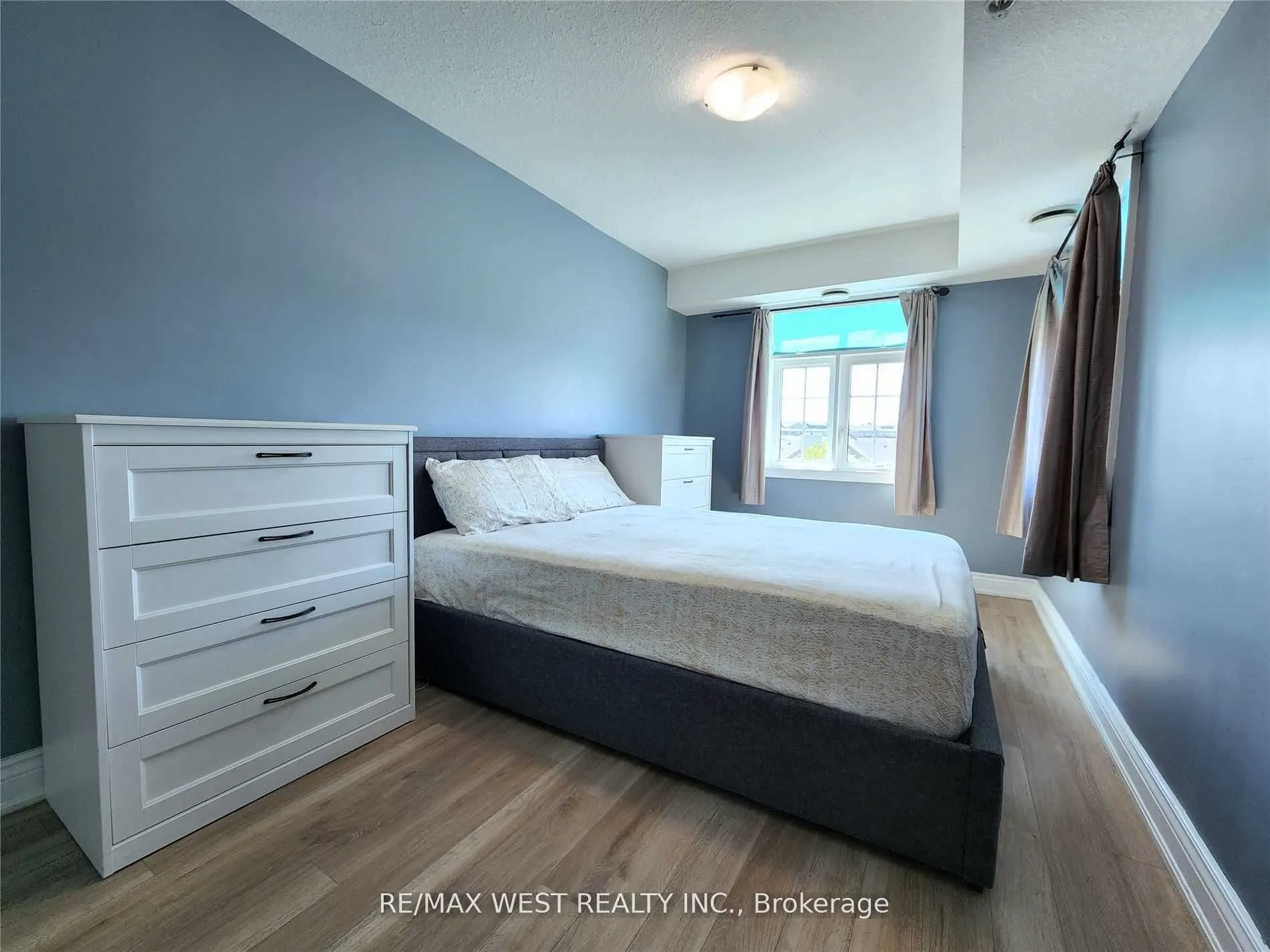 64 Frederick Drive, #401