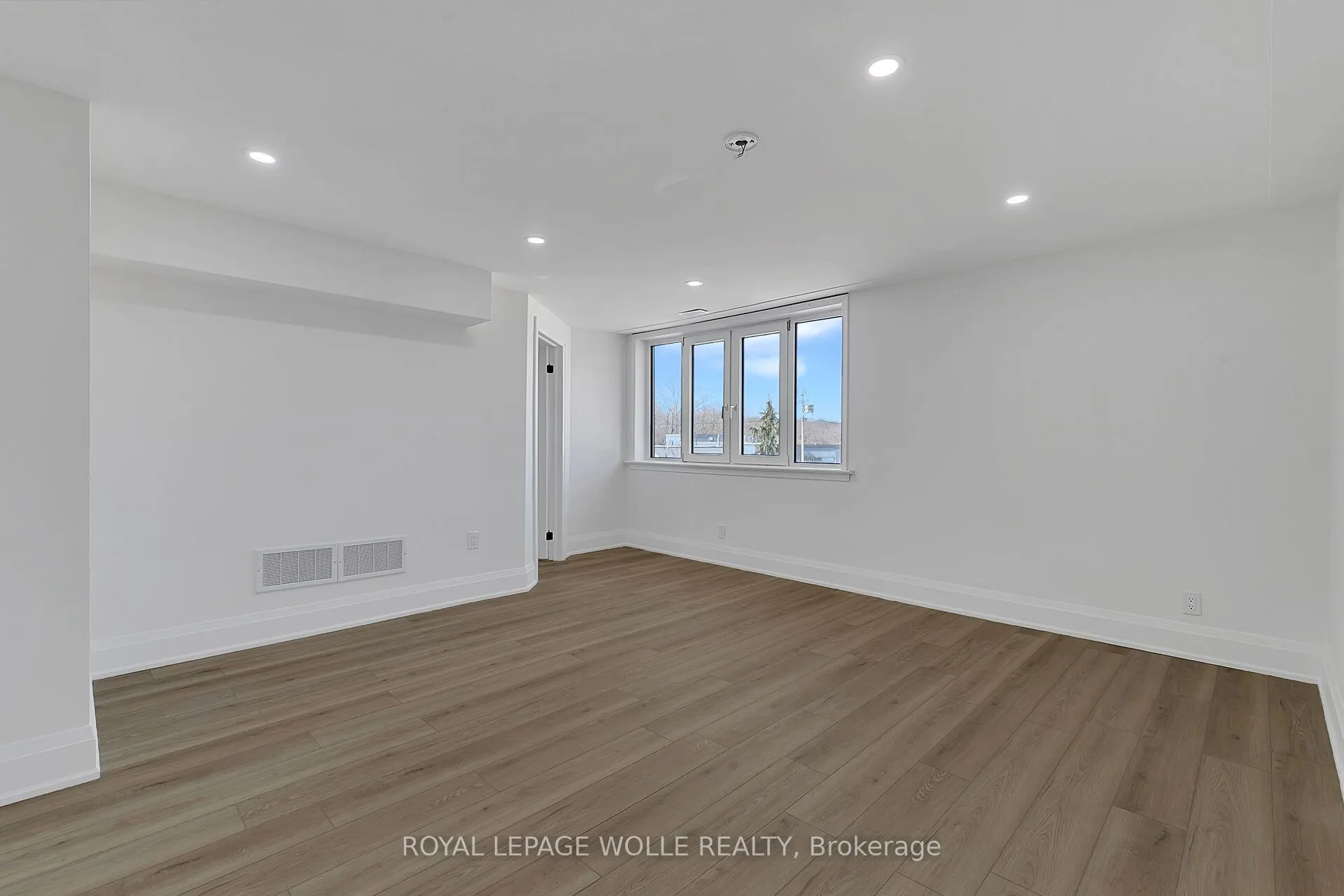 581 Lancaster Street W, #1
