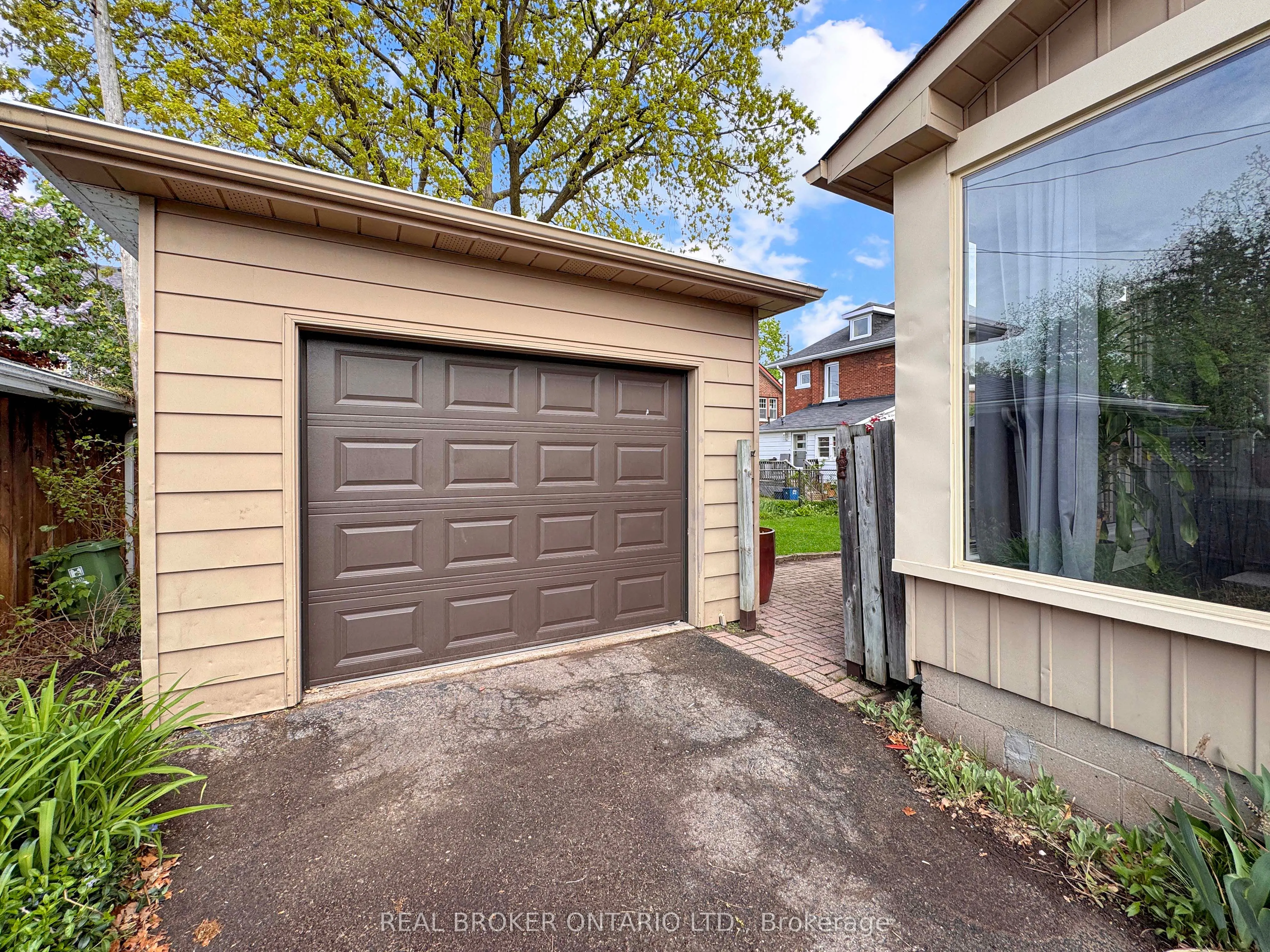 5 Hawarden Avenue