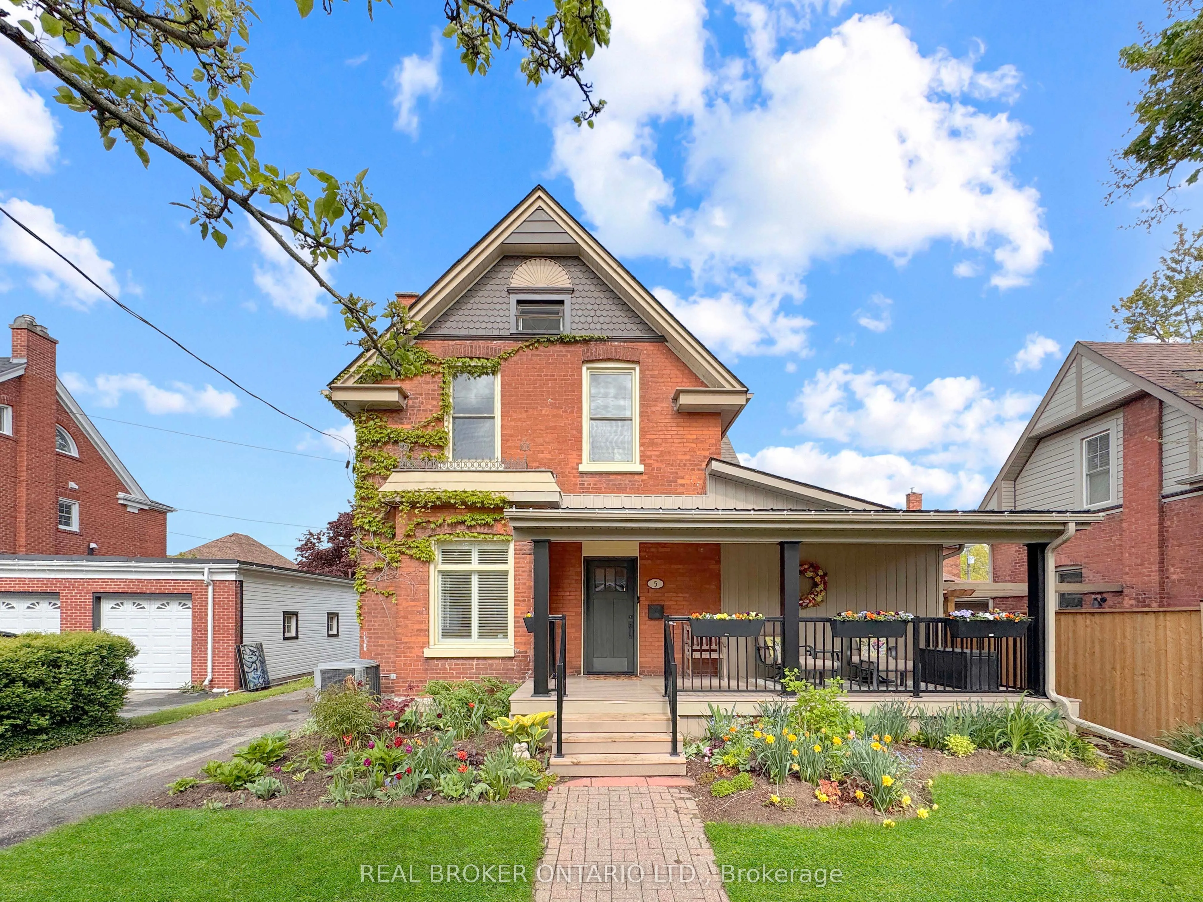 5 Hawarden Avenue