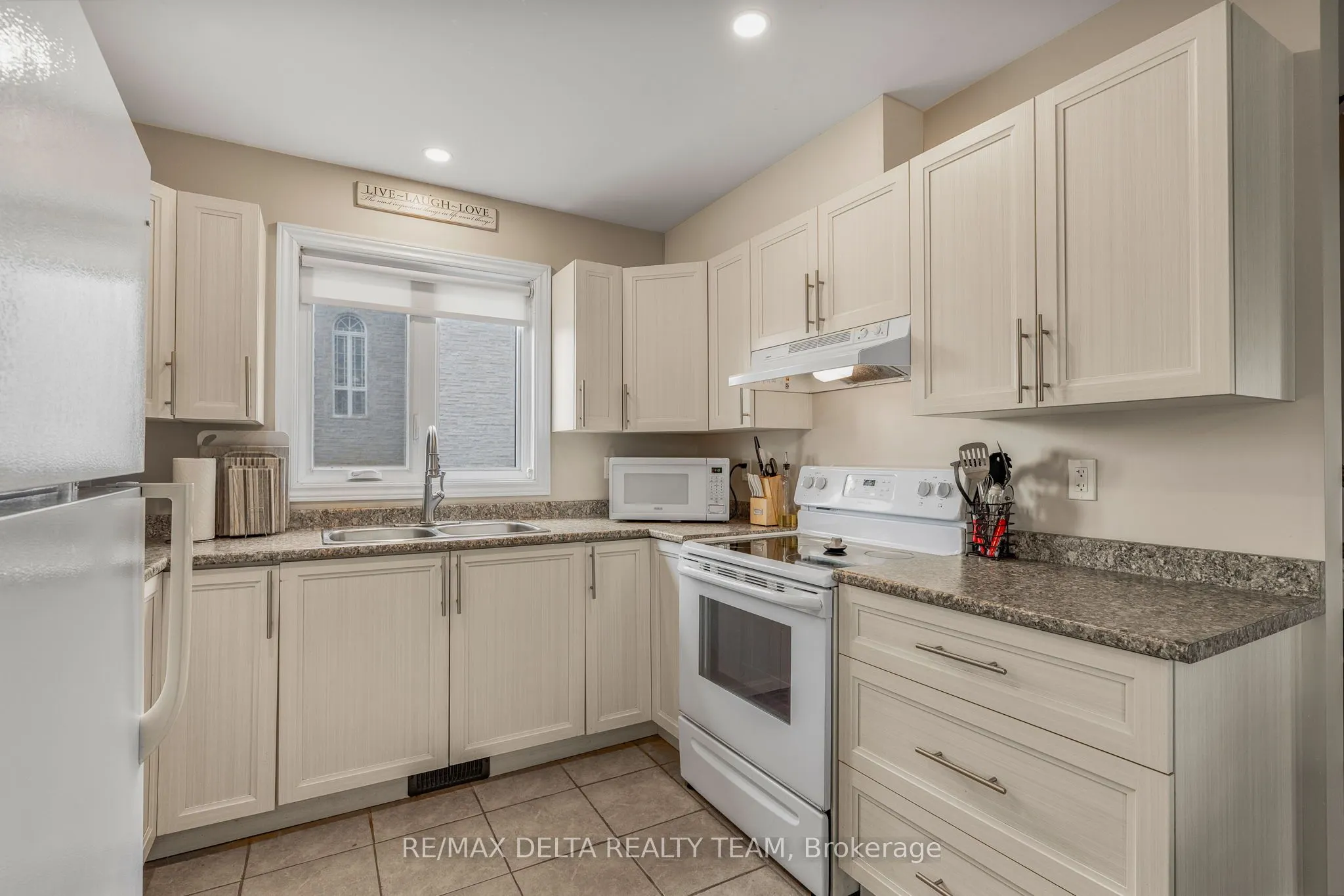 21 Laurier Street