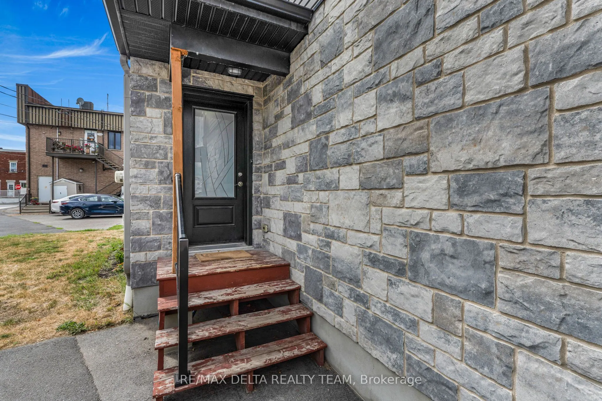 21 Laurier Street