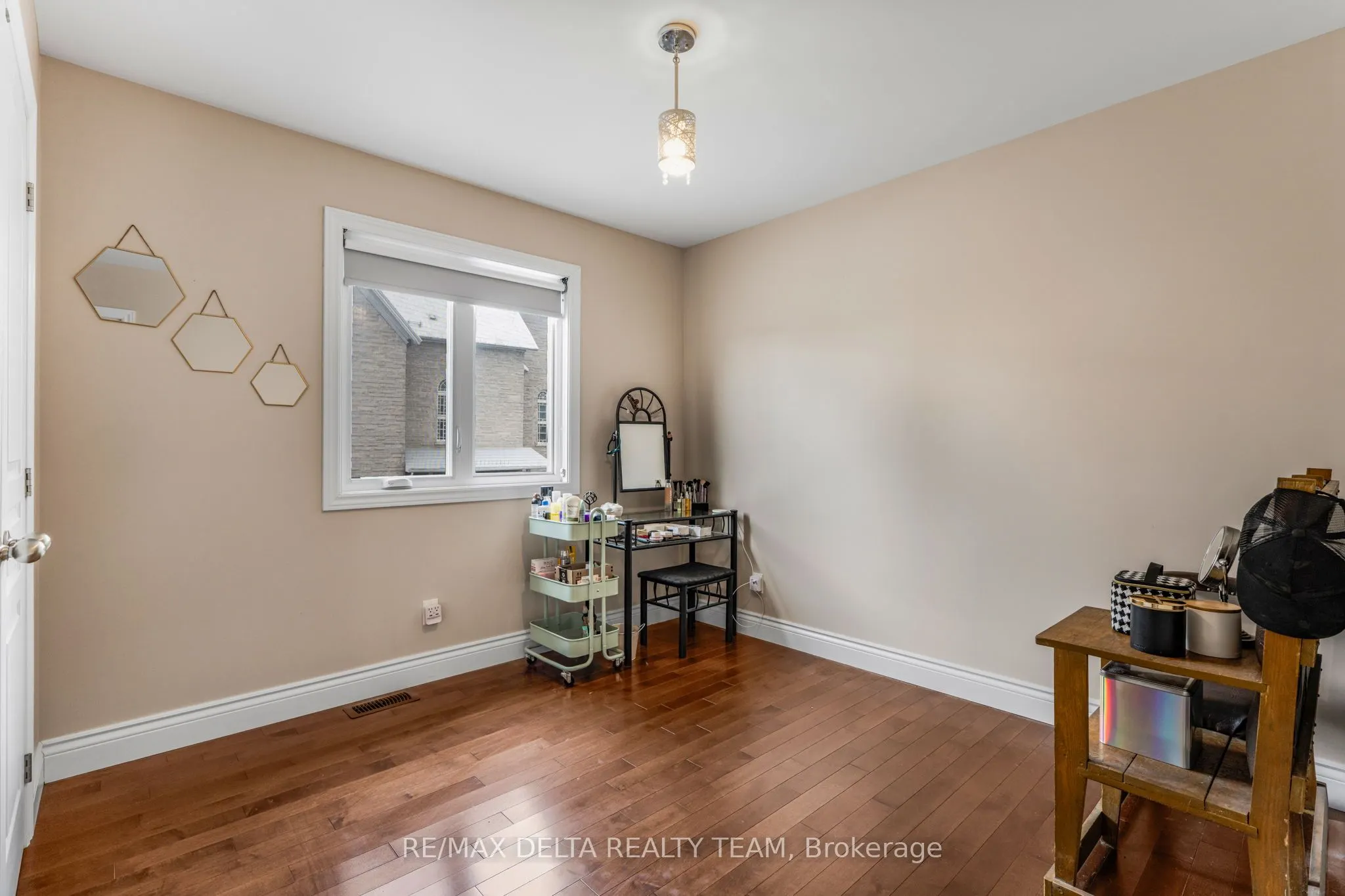 21 Laurier Street