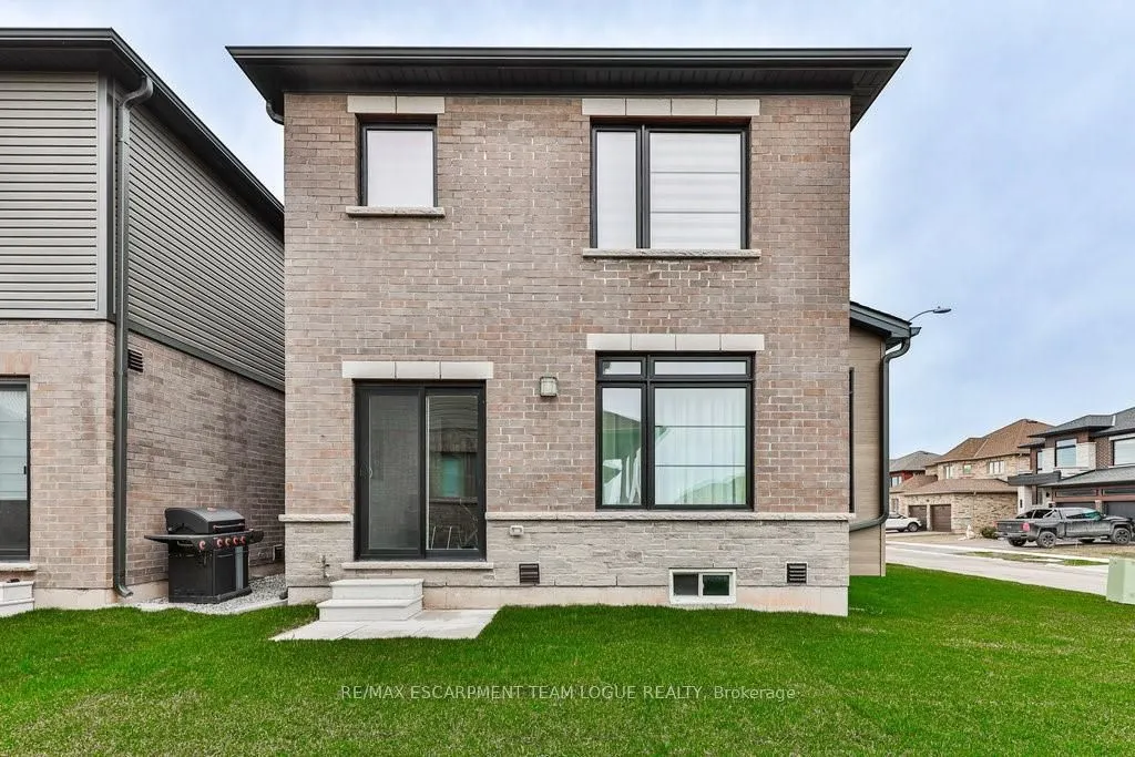 3 Bentgrass Drive