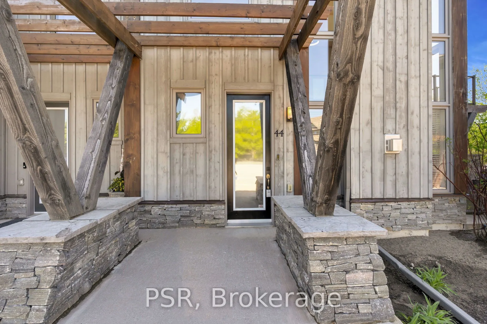 44 Carrick Trail