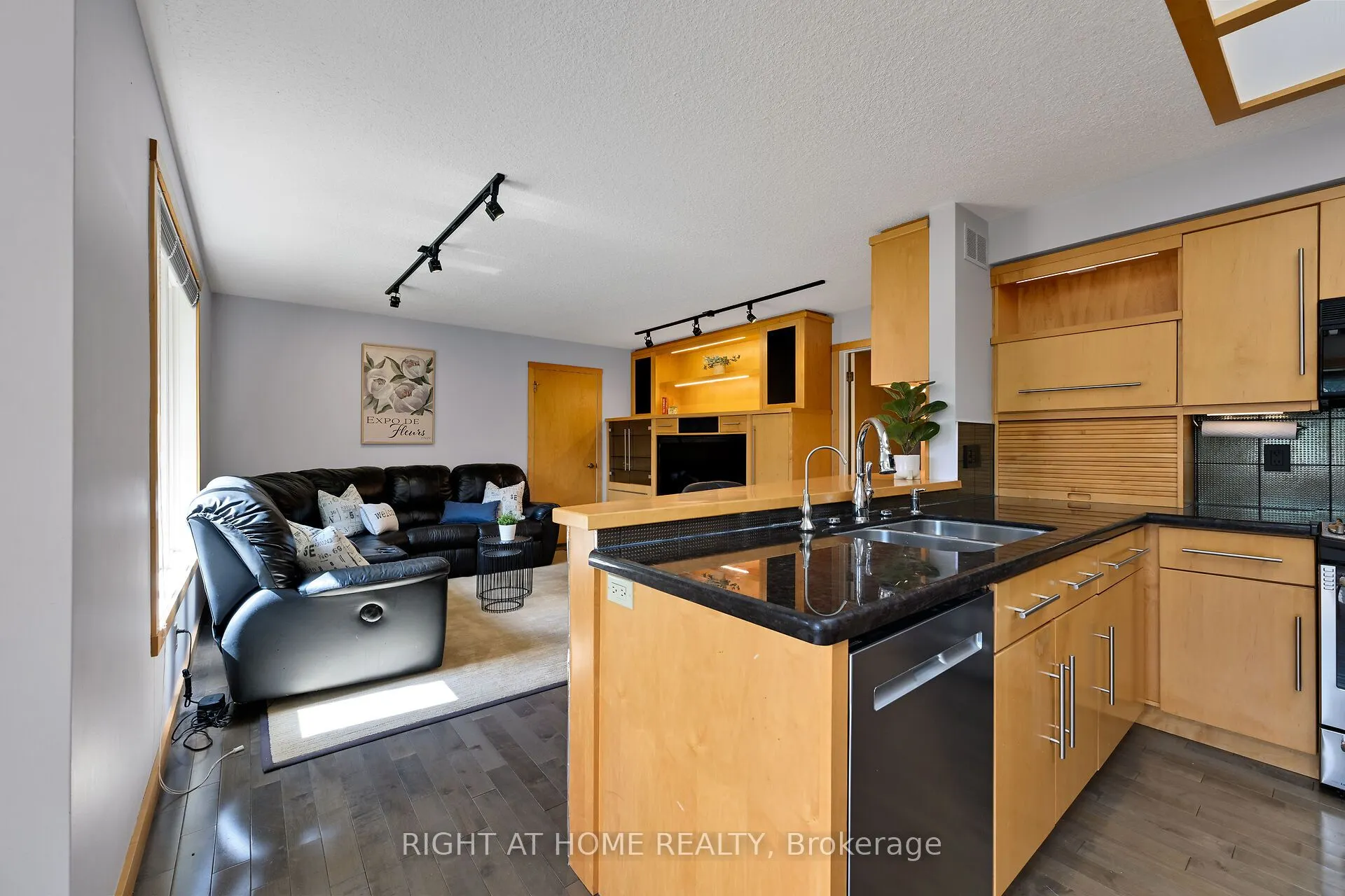 33 Walnut Drive
