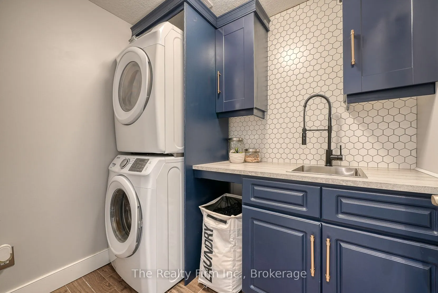 38 Winders Trail