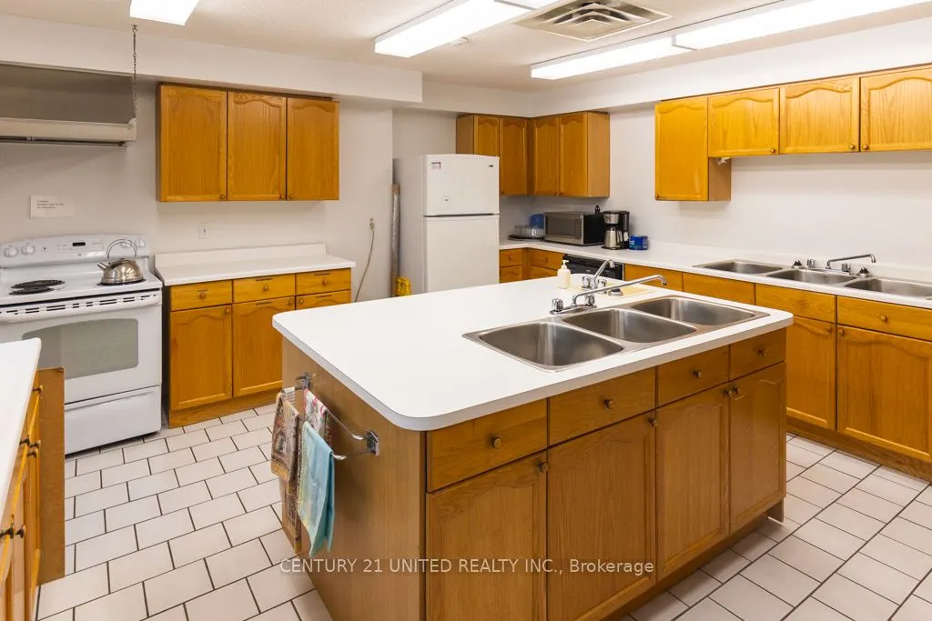 921 Armour Road, #305