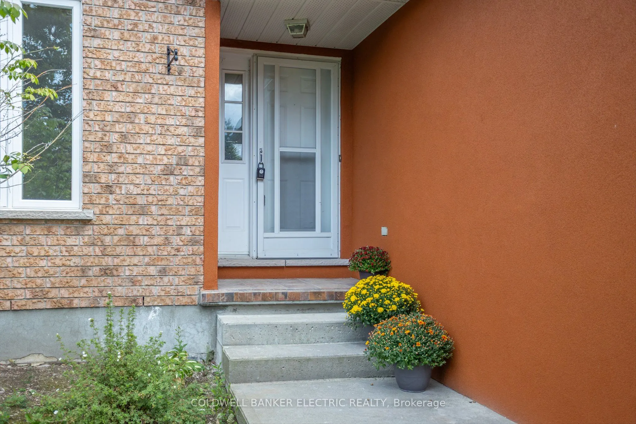 2225 Lorraine Drive