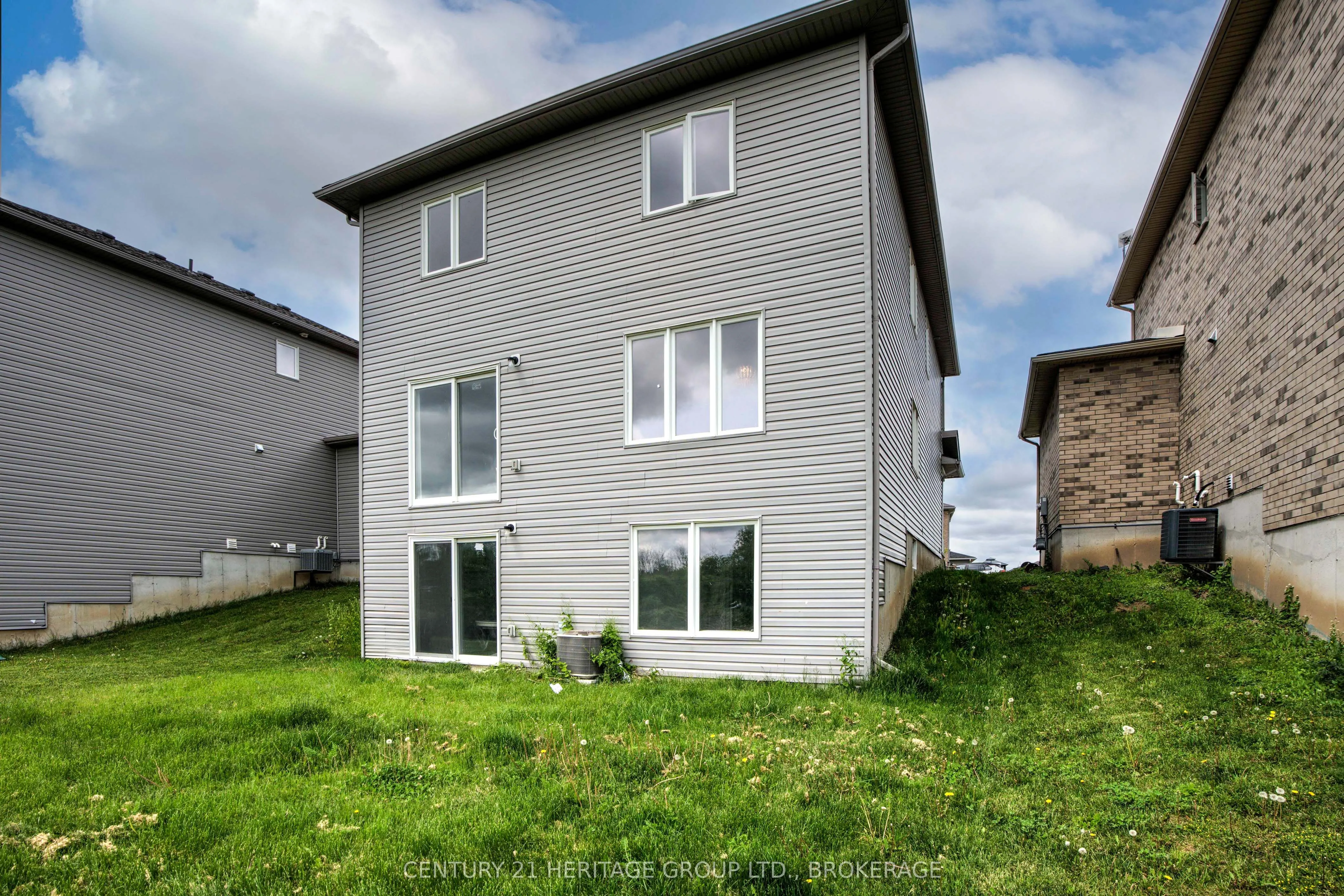104 Brennan Crescent