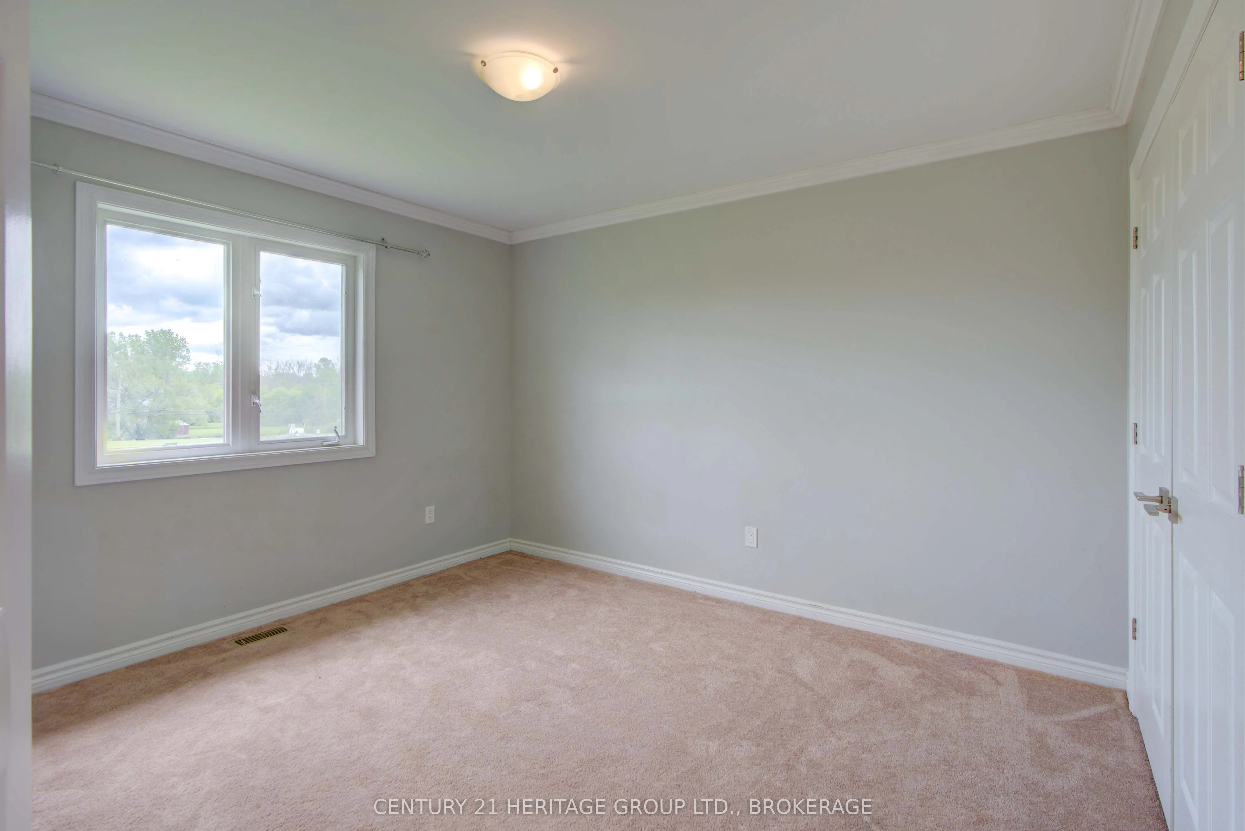 104 Brennan Crescent