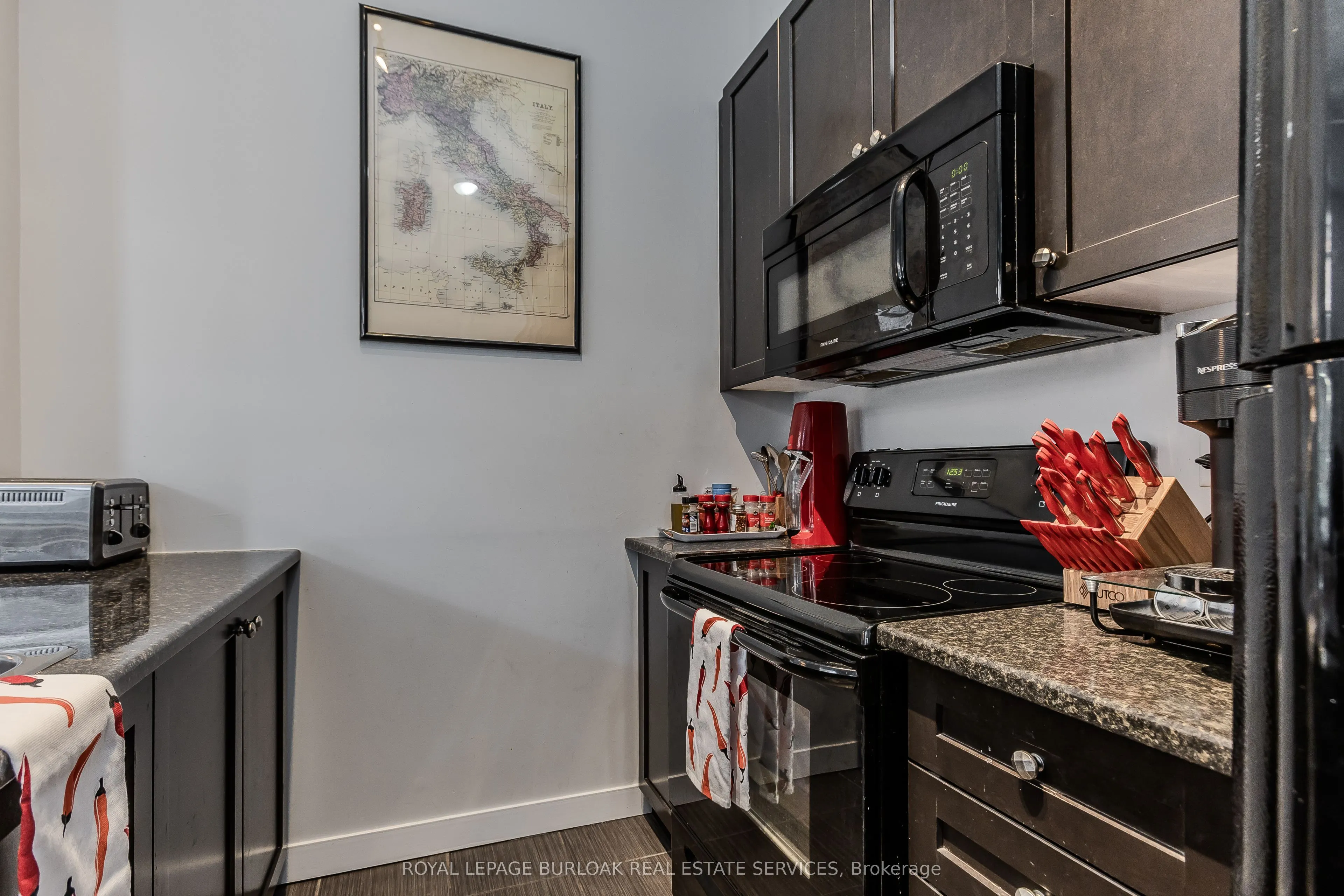85 Robinson Street, #103