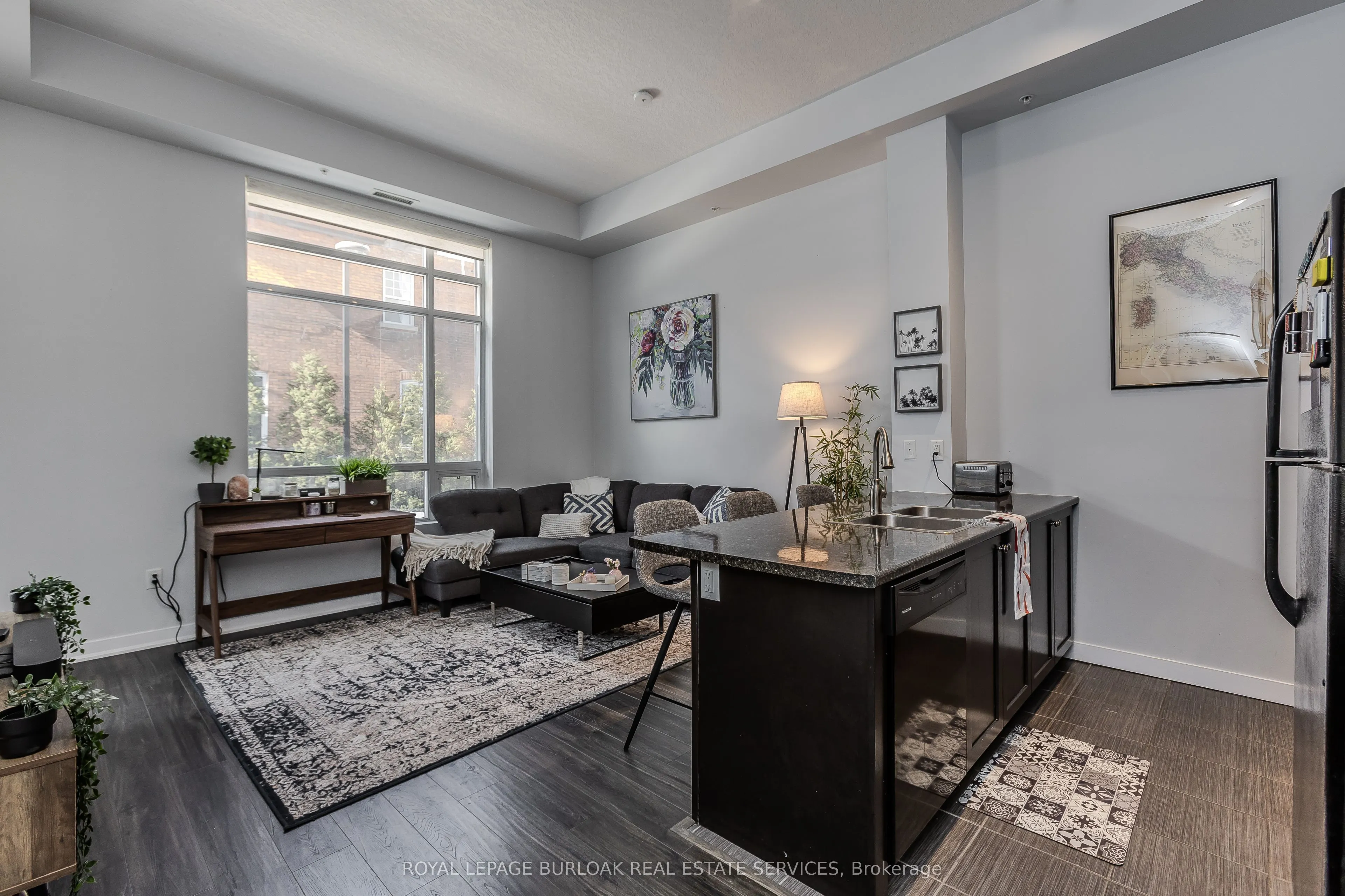 85 Robinson Street, #103