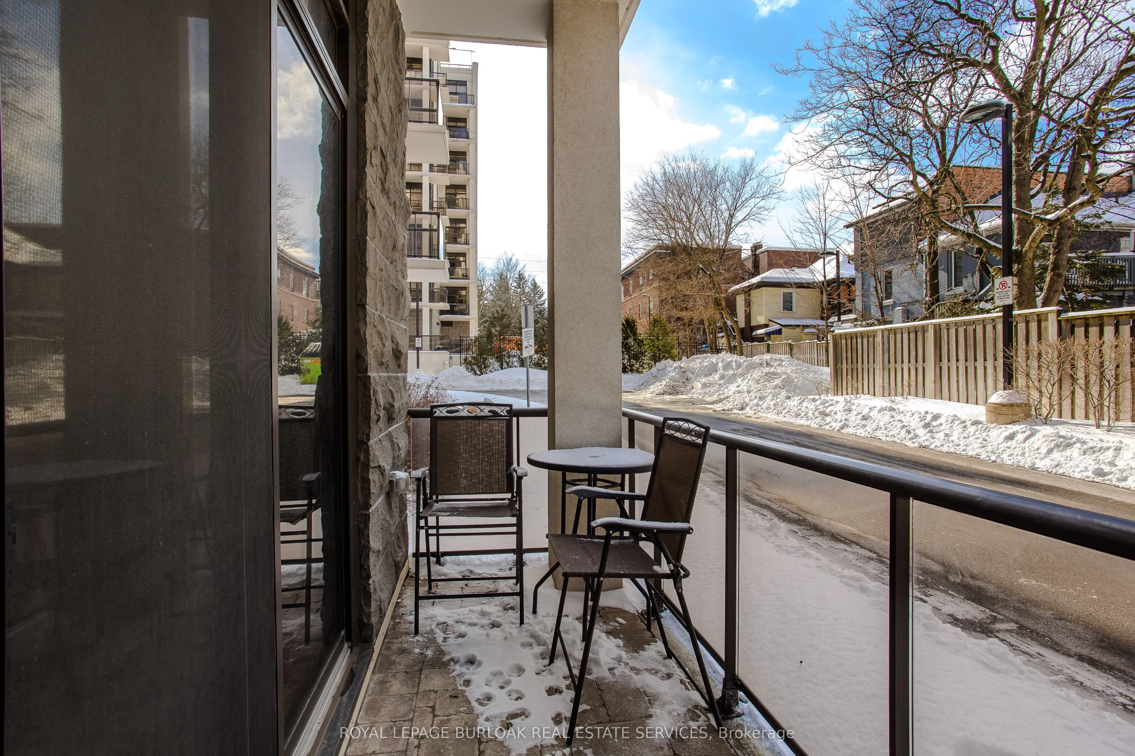 85 Robinson Street, #103