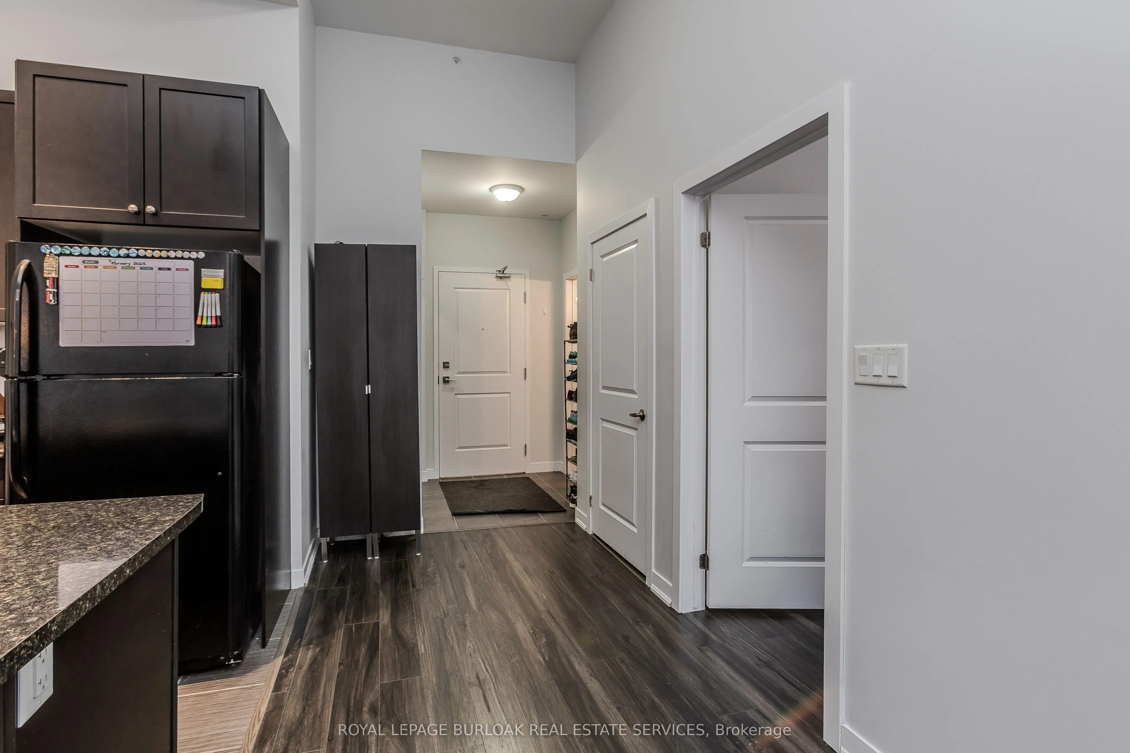 85 Robinson Street, #103