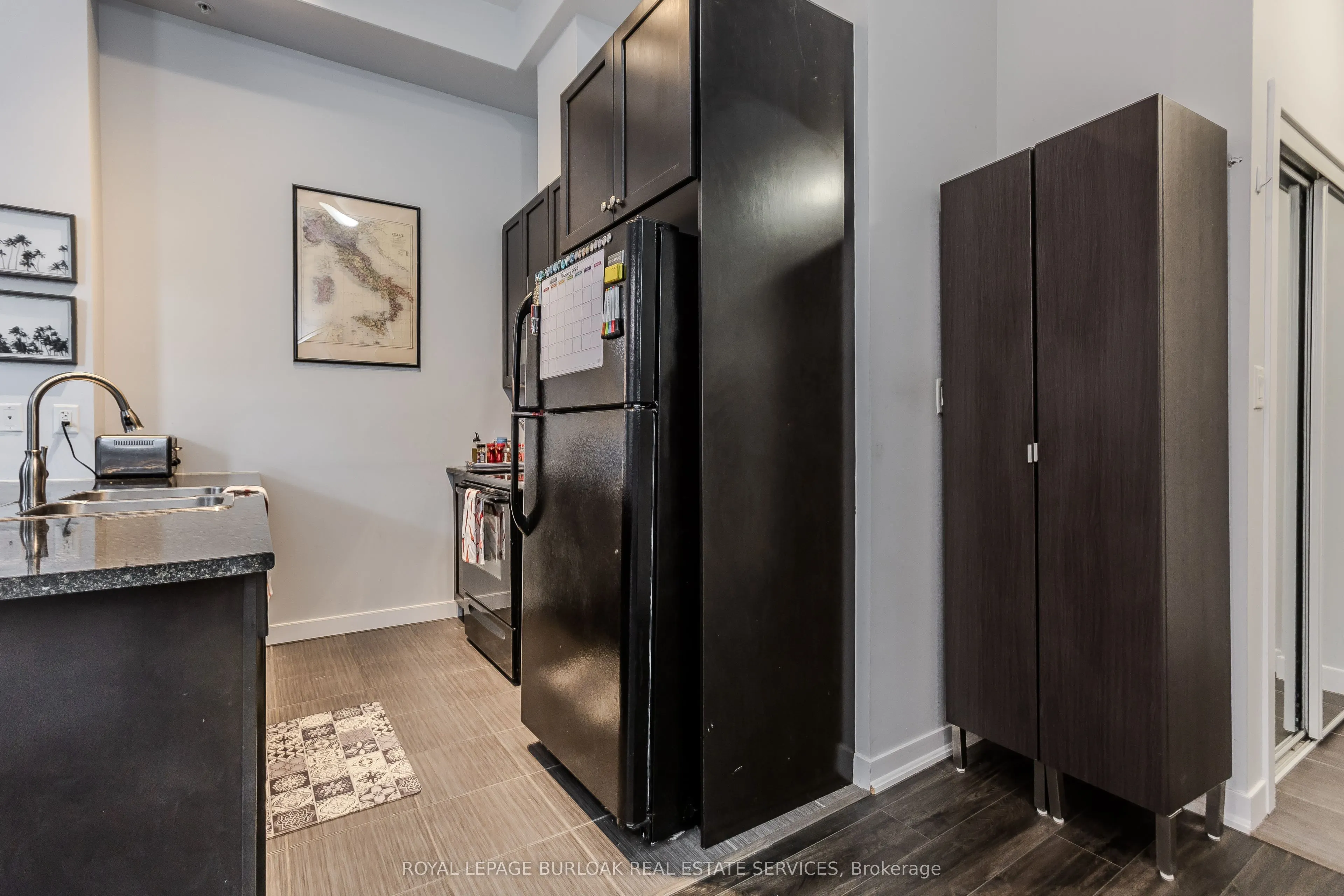 85 Robinson Street, #103