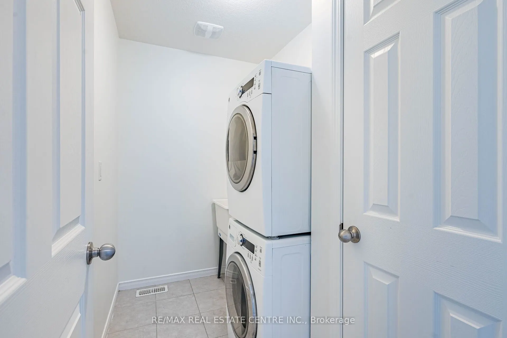 135 Hardcastle Drive, #99