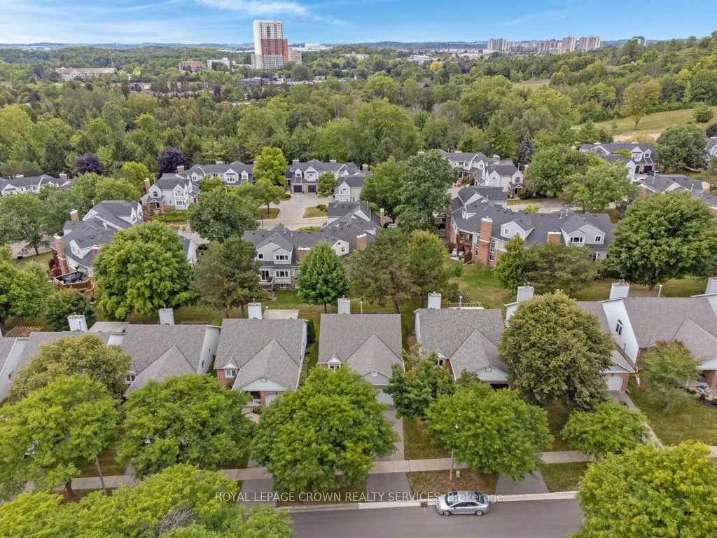 15 Quinte Crescent, #6