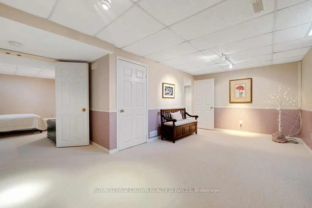15 Quinte Crescent, #6