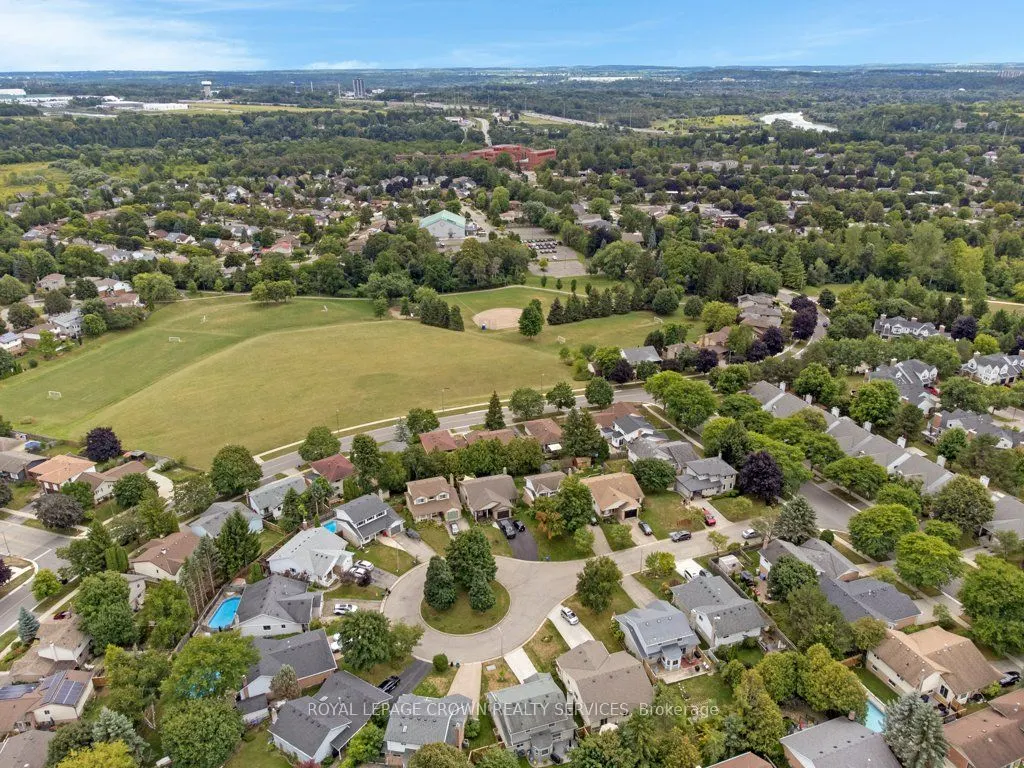 15 Quinte Crescent, #6