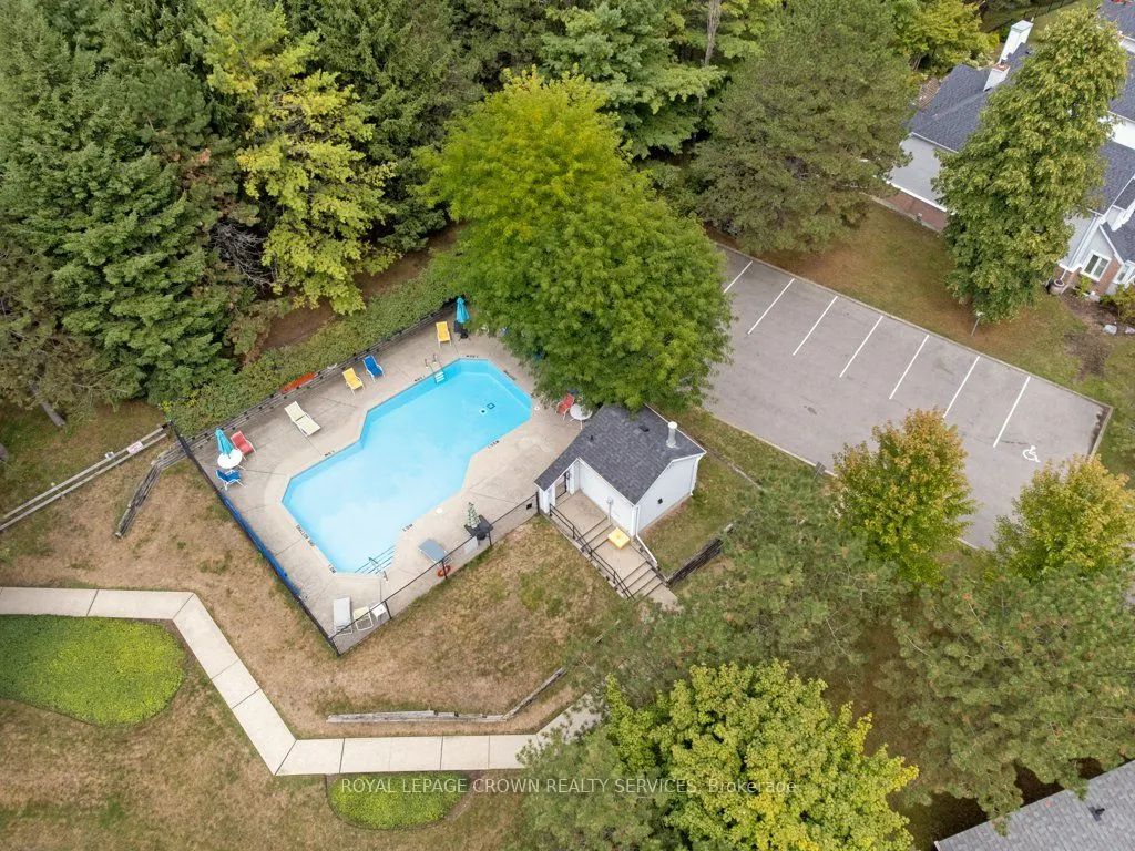 15 Quinte Crescent, #6