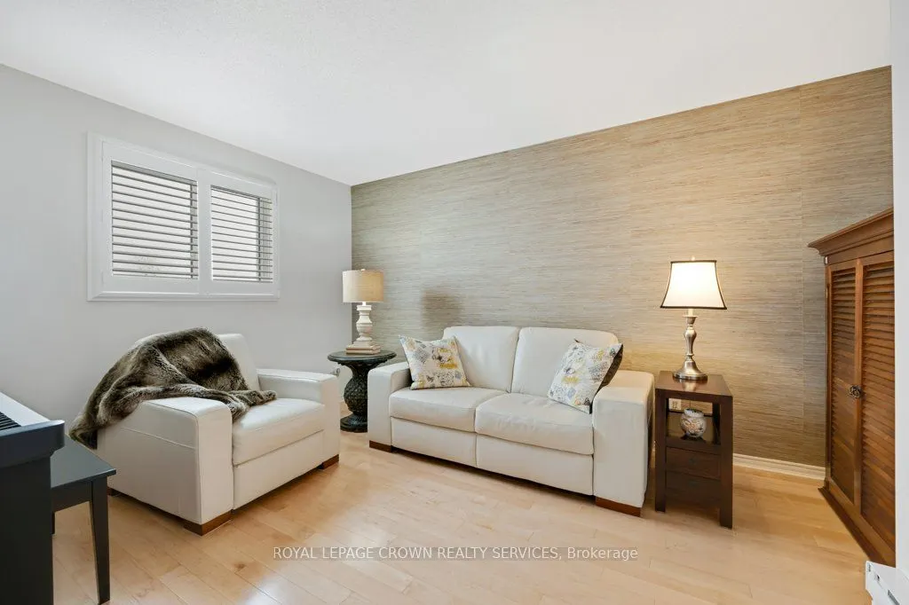 15 Quinte Crescent, #6