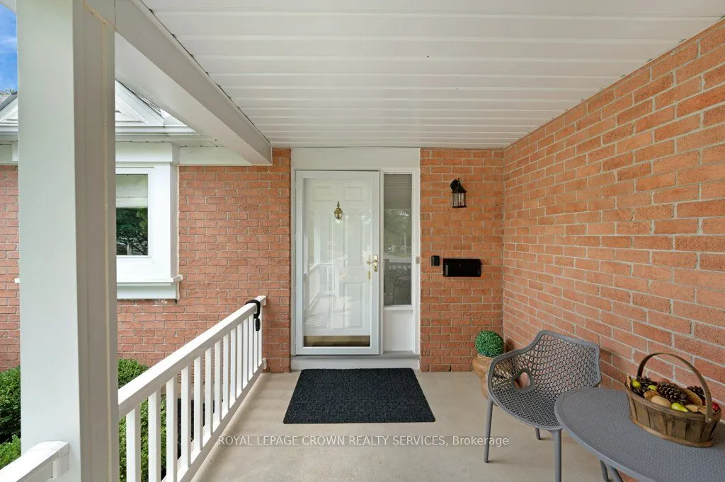 15 Quinte Crescent, #6