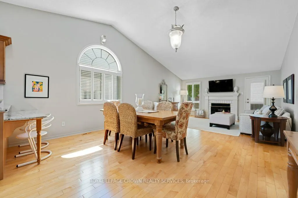 15 Quinte Crescent, #6