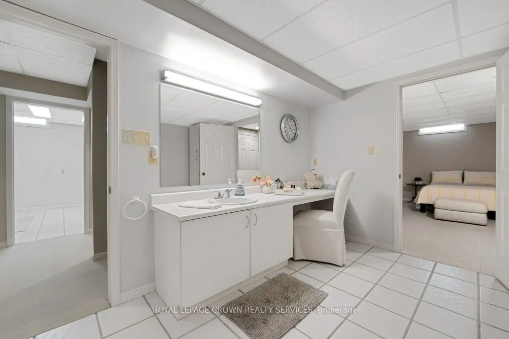 15 Quinte Crescent, #6