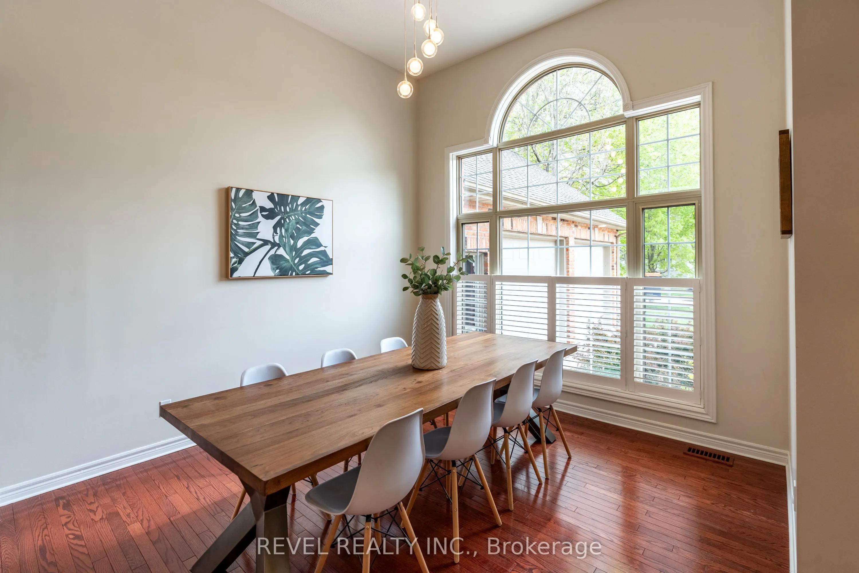 632 Bayhampton Crescent