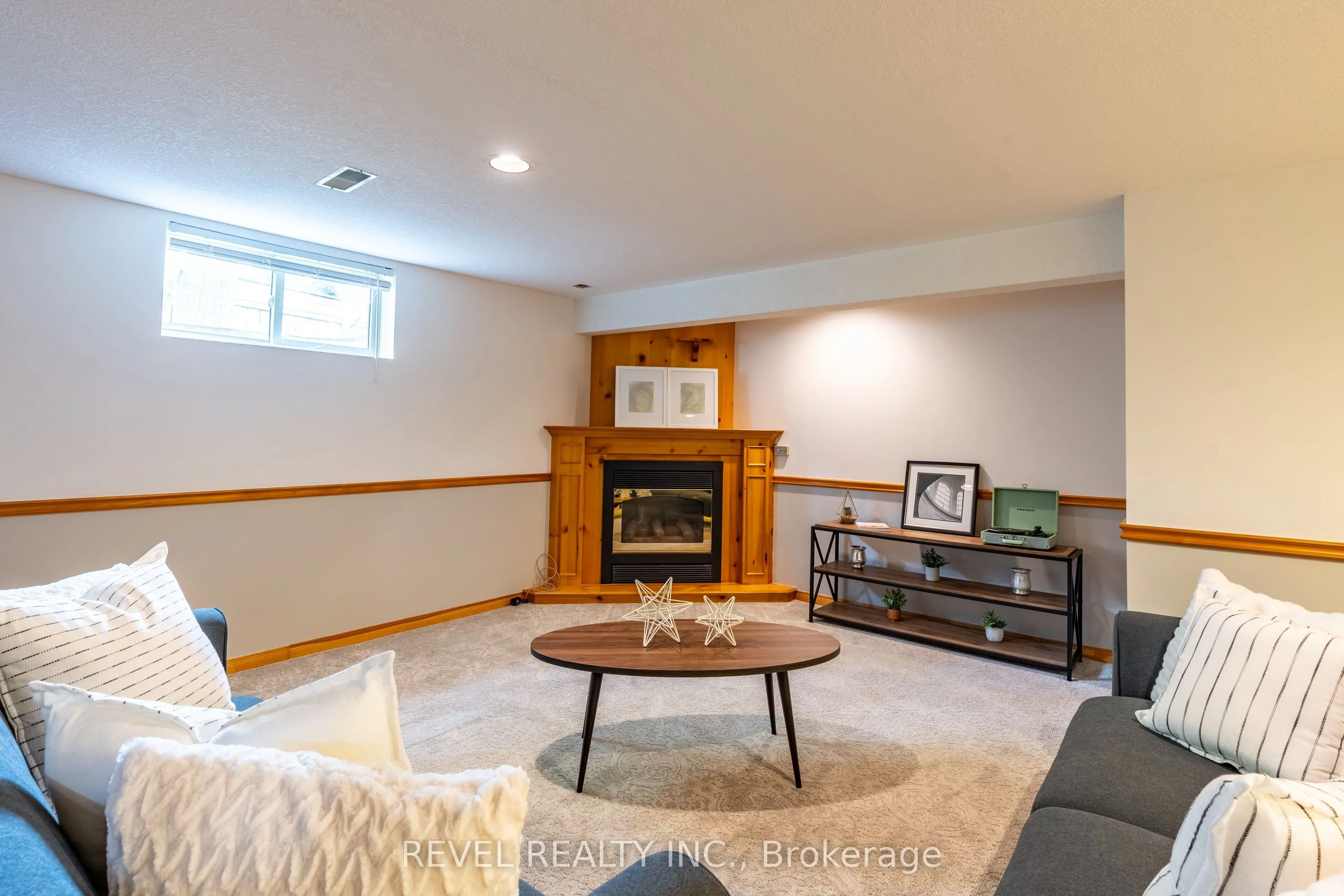 632 Bayhampton Crescent