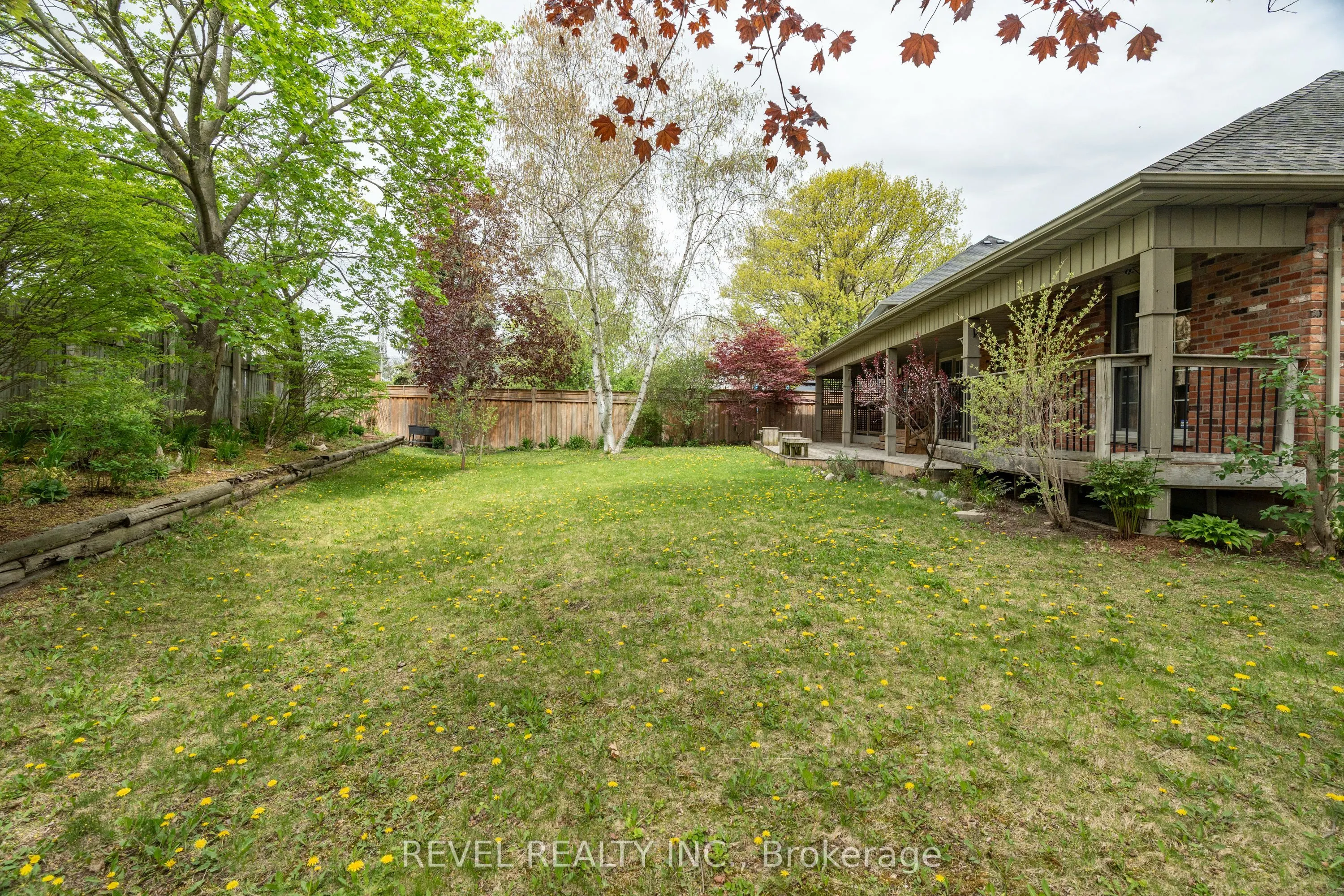 632 Bayhampton Crescent