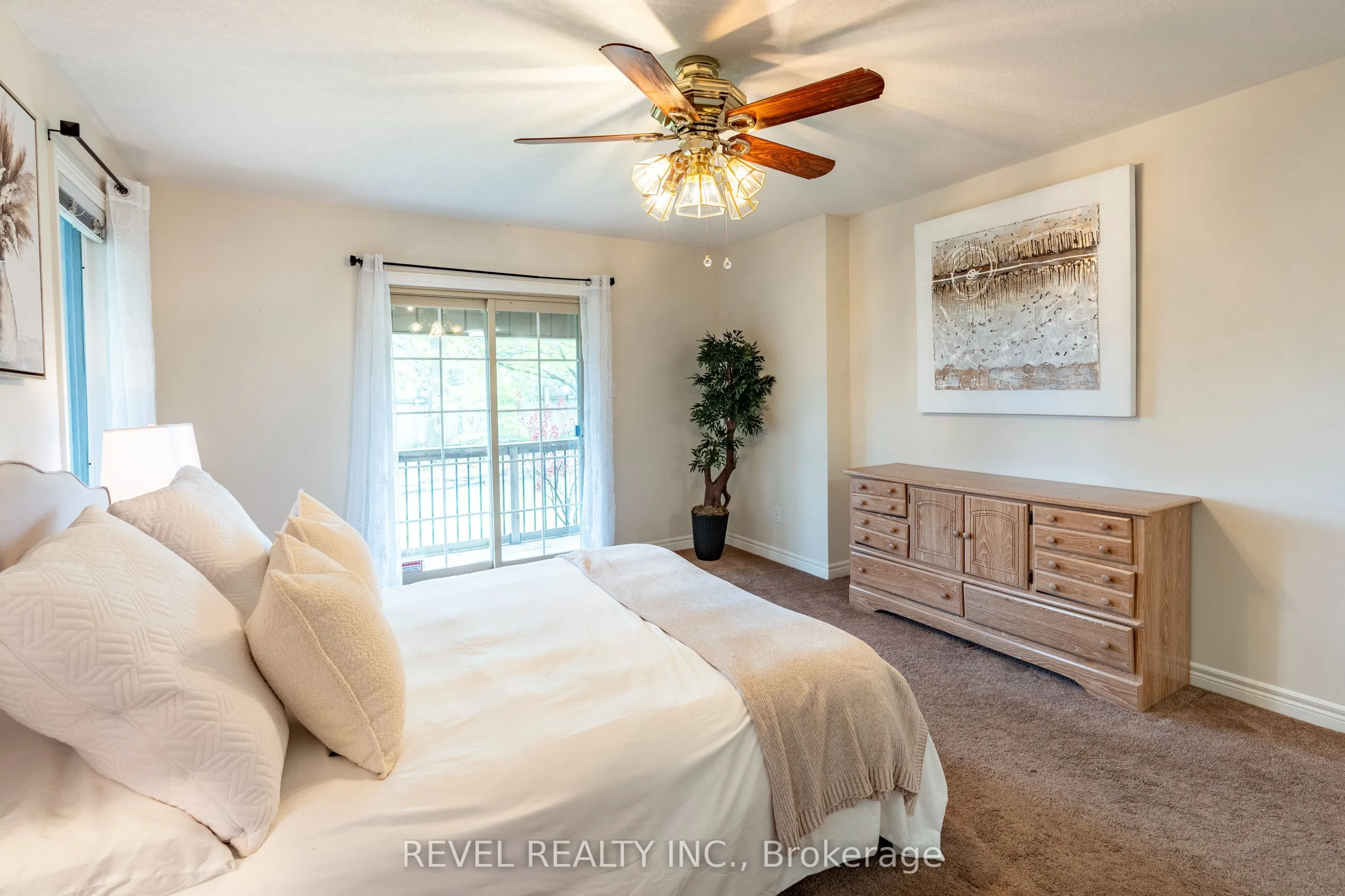 632 Bayhampton Crescent