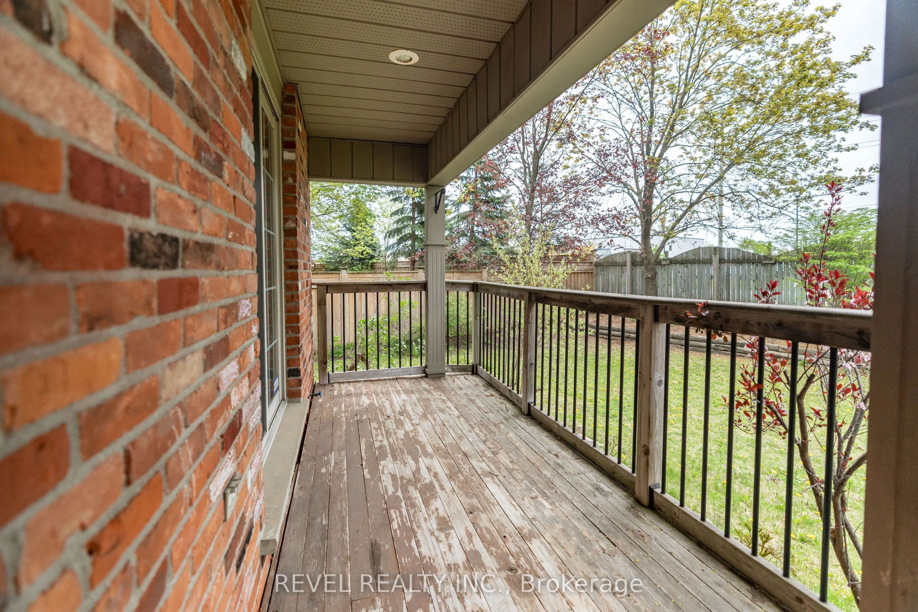 632 Bayhampton Crescent
