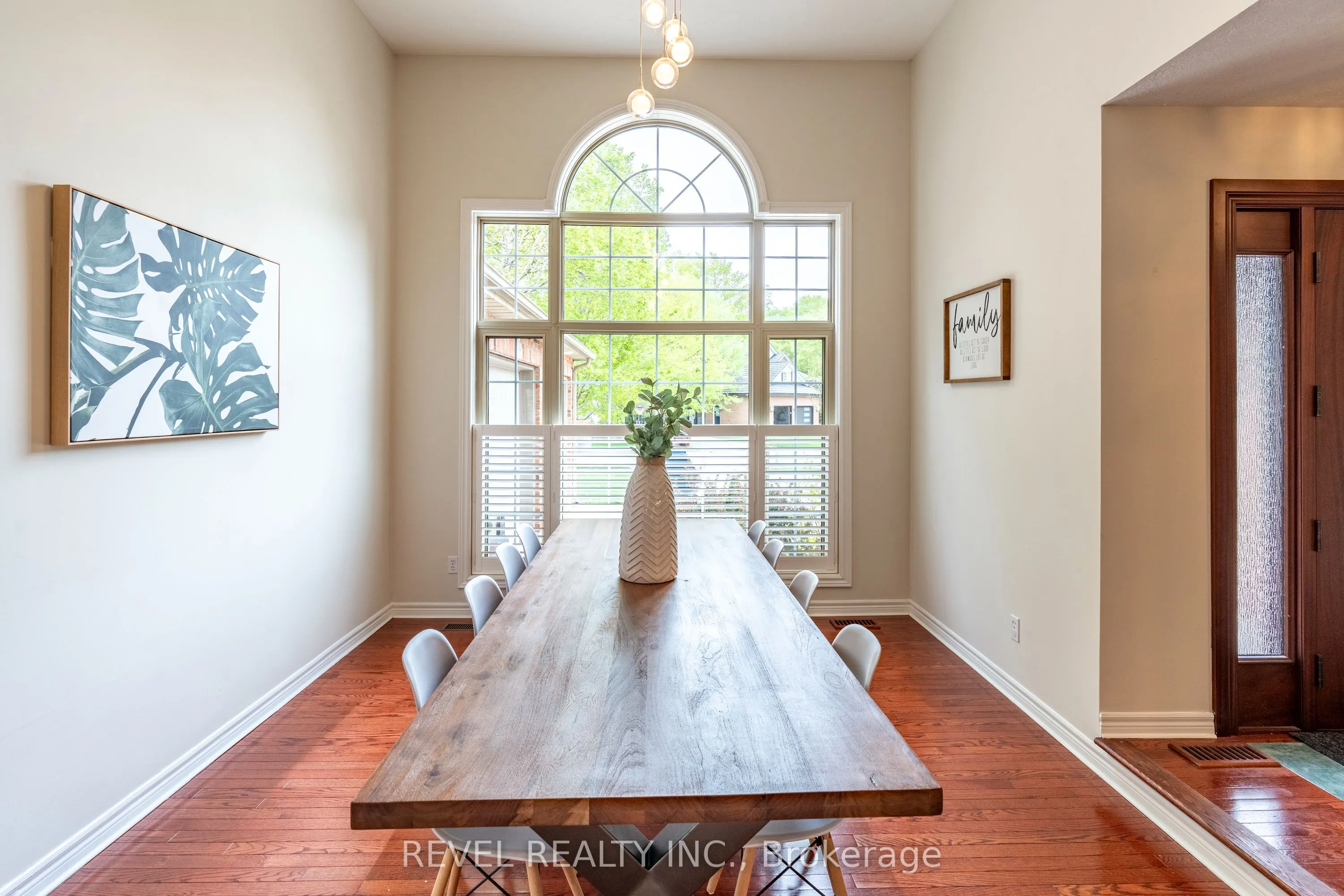 632 Bayhampton Crescent
