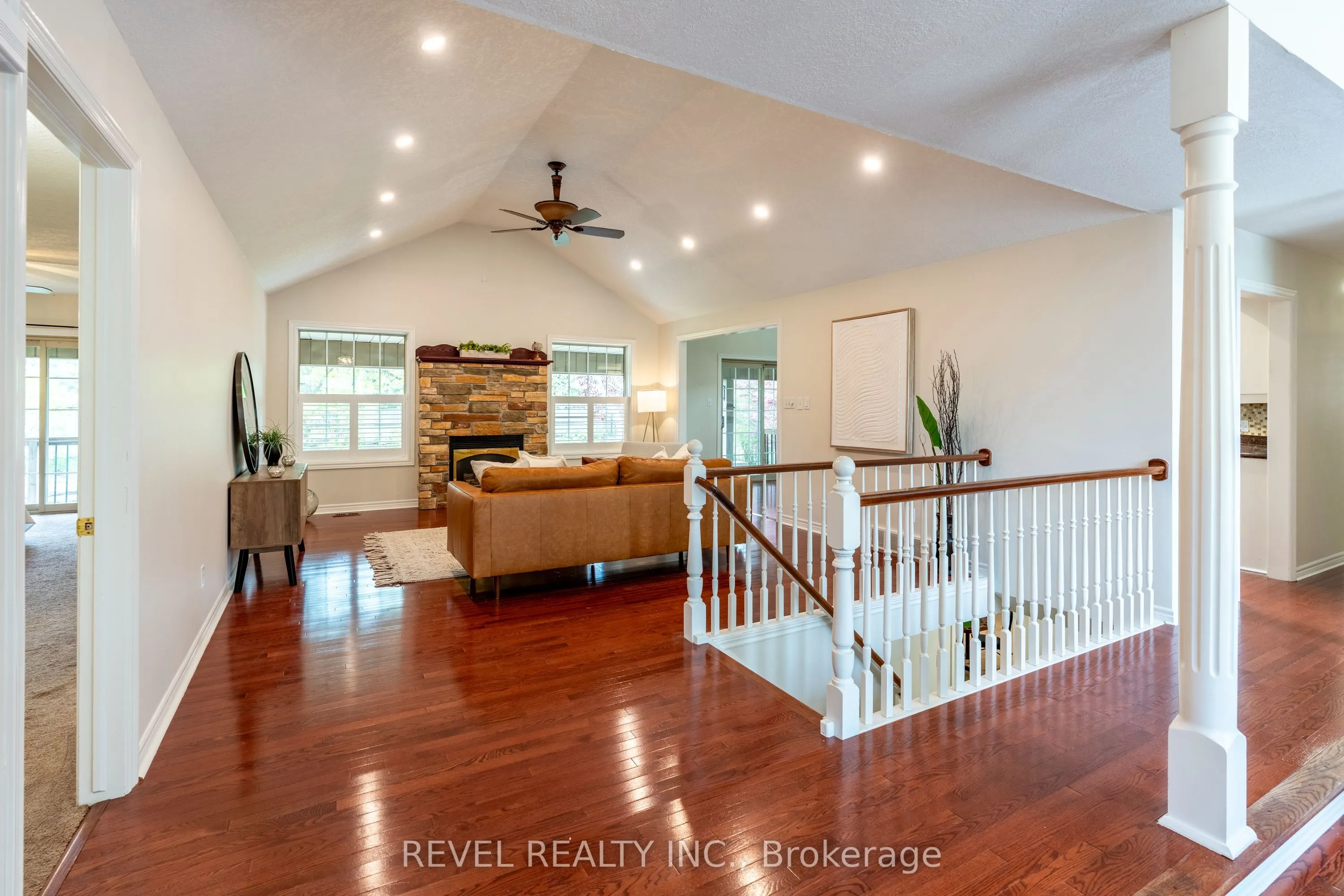 632 Bayhampton Crescent