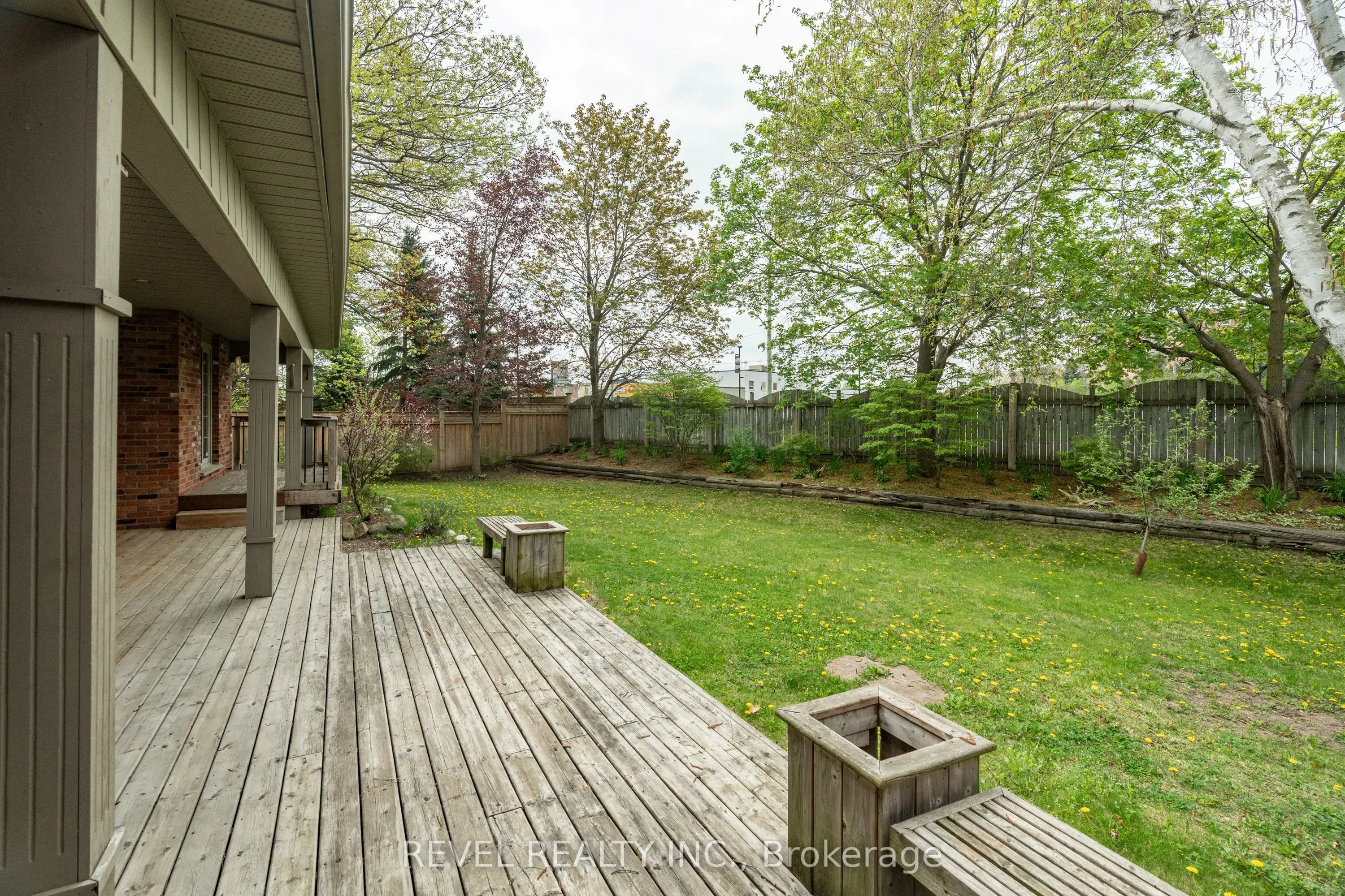 632 Bayhampton Crescent