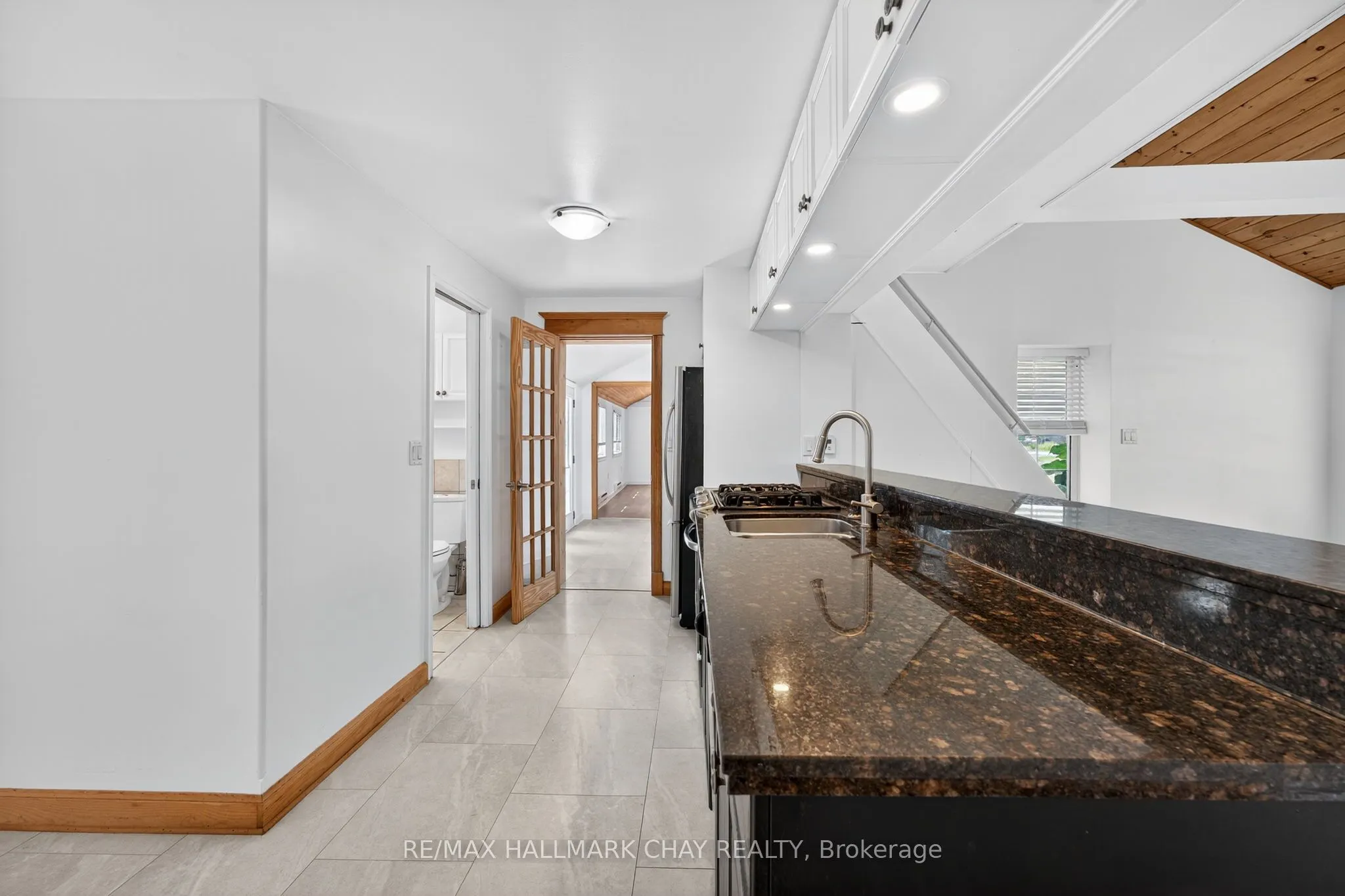 44 Pleasant Avenue S