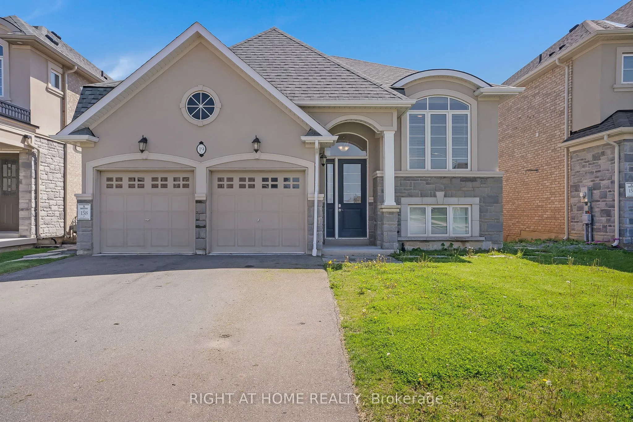 19 Robarts Drive