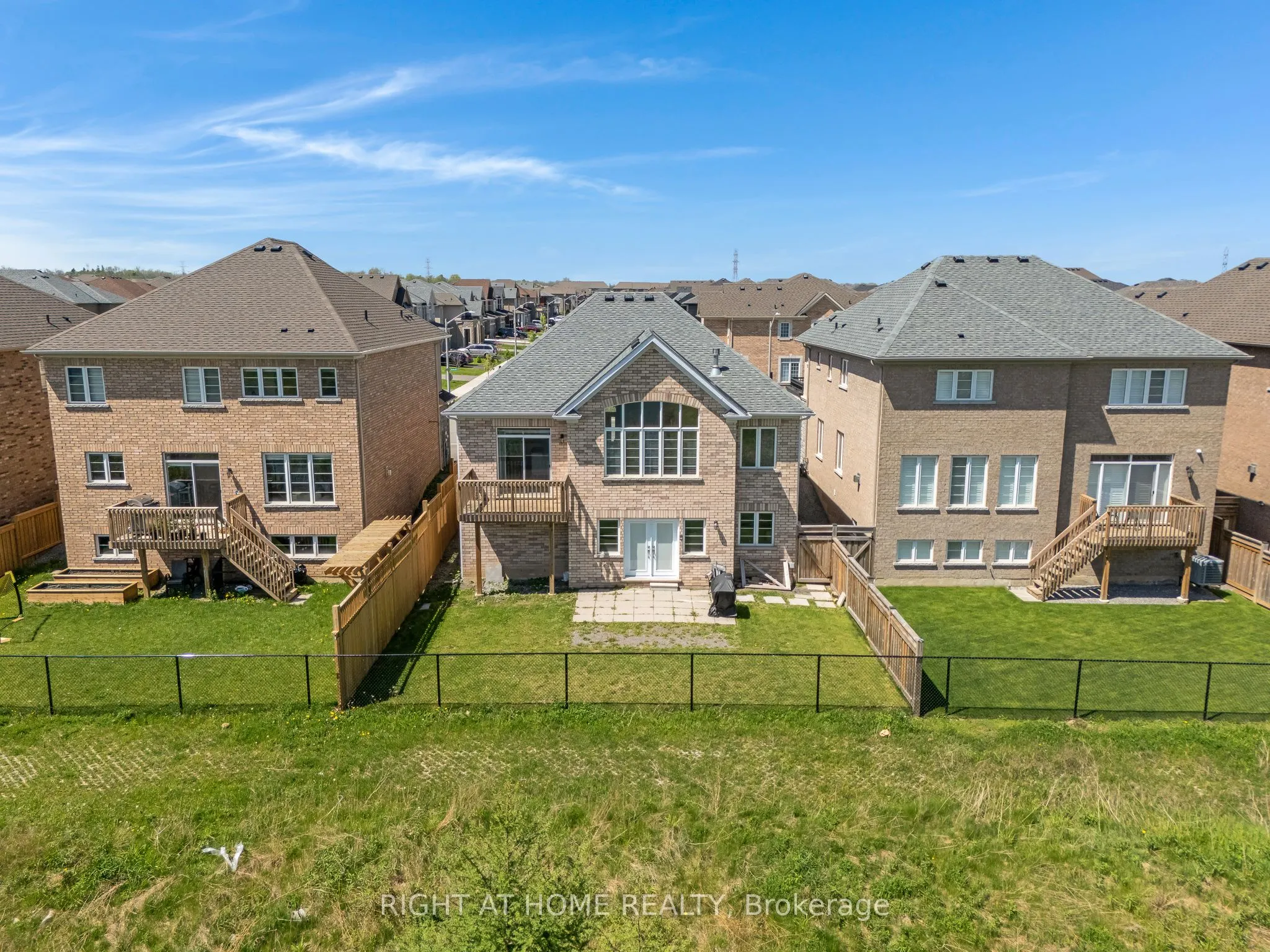 19 Robarts Drive