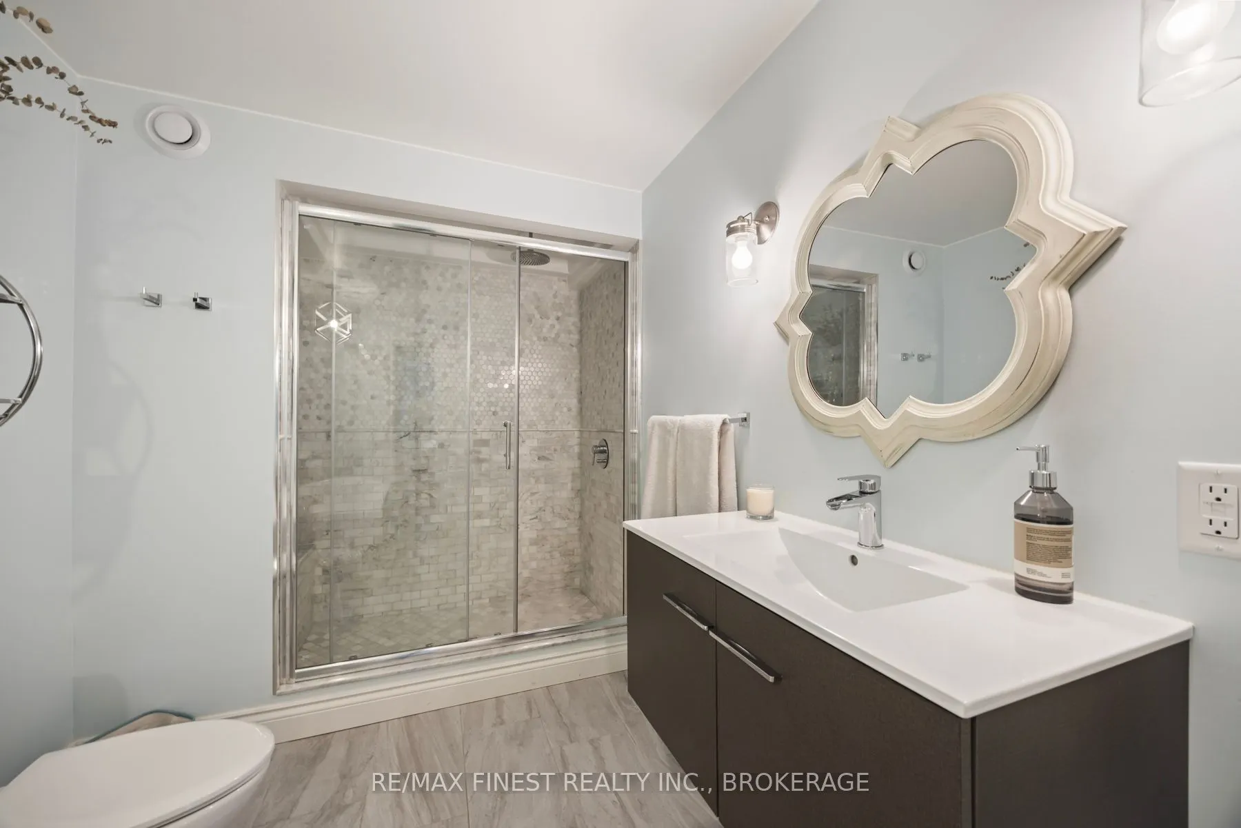 1231 Lisbon Place
