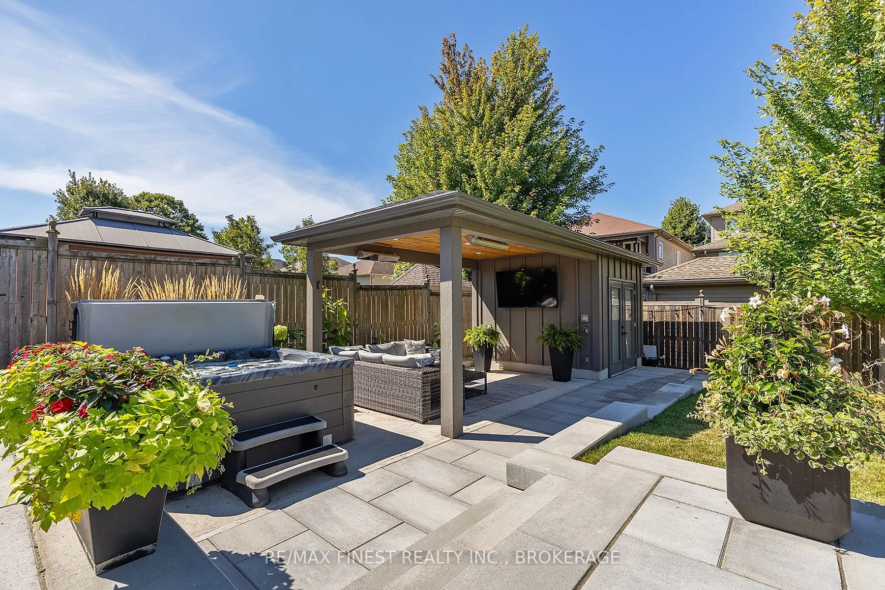 1231 Lisbon Place