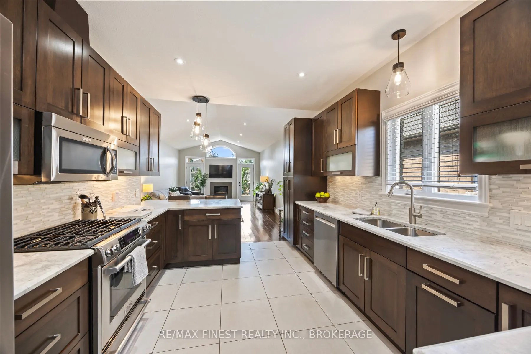 1231 Lisbon Place