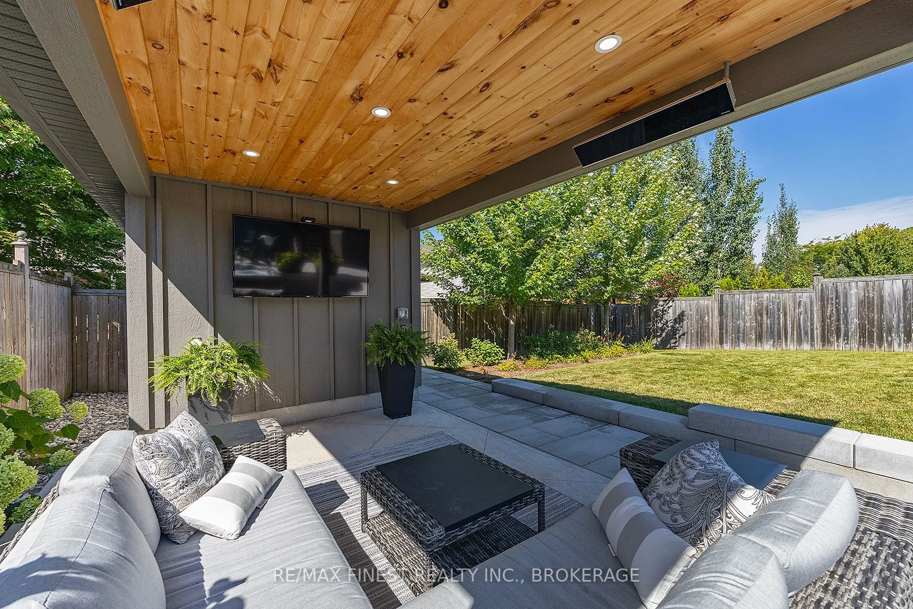 1231 Lisbon Place